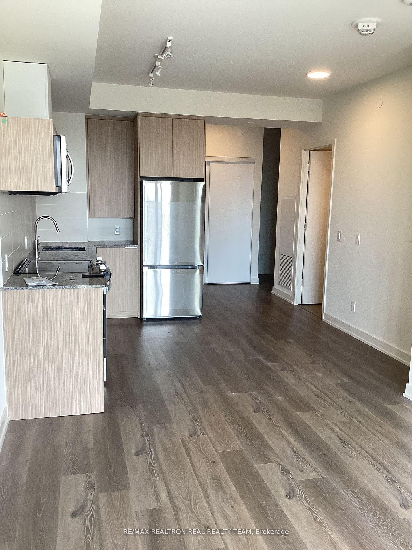 10 Deerlick Court Unit 1601, Toronto C13