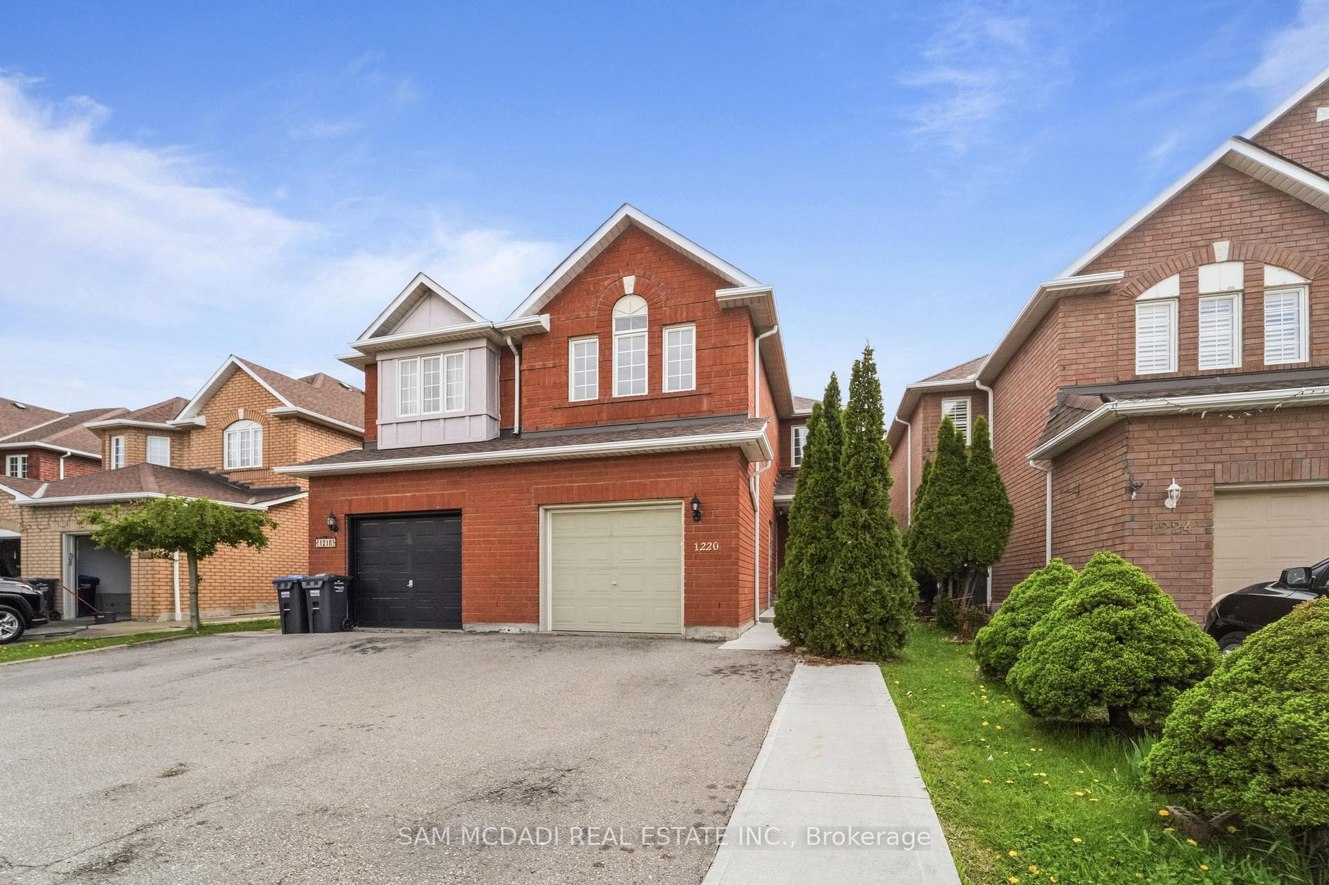 1220 Windbrook Grove, Mississauga, ON L5V 2V1 - Photo 1