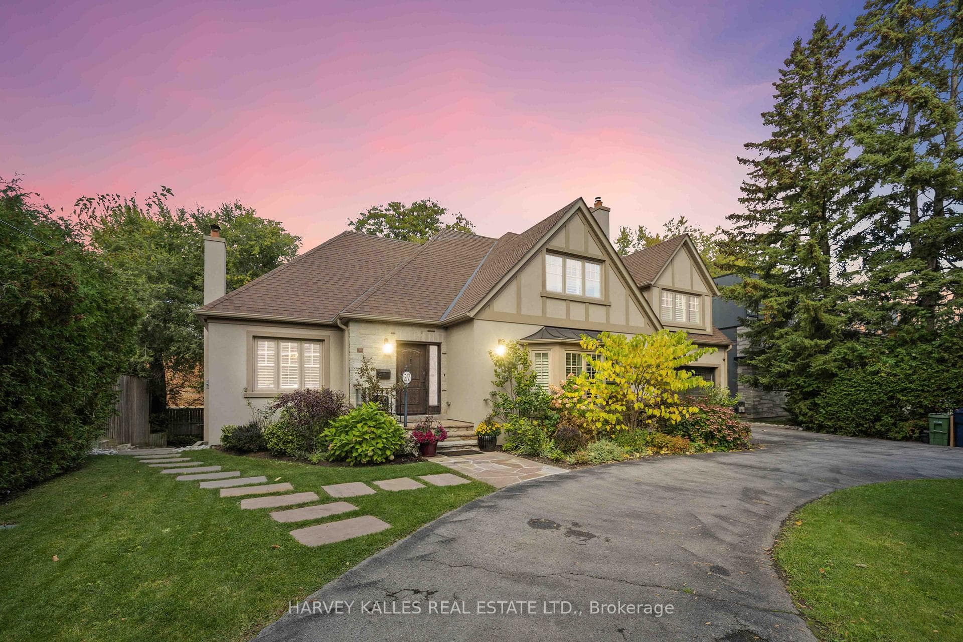 27 Ashley Park Road, Etobicoke (Islington / Rexdale), ON M9A 4C9 - Photo 1
