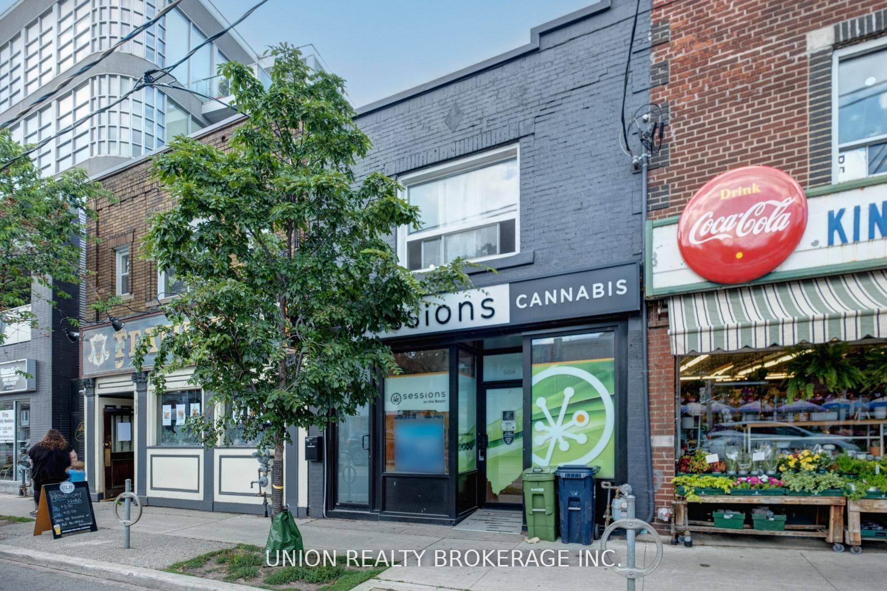 964 Kingston Road, The Beaches / Upper Beaches, ON M4E 1S7 - Photo 1