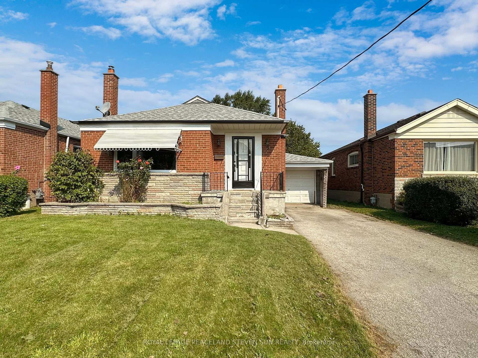 5 Burnley Avenue, Dorset Park / Kennedy Park, ON M1R 2M3 - Photo 1