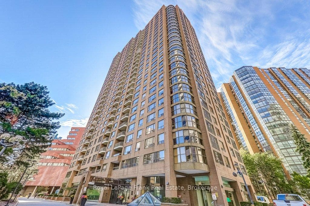 100 Upper Madison Avenue Unit 306, Thornhill / Willowdale, ON M2N 6M4 - Photo 1