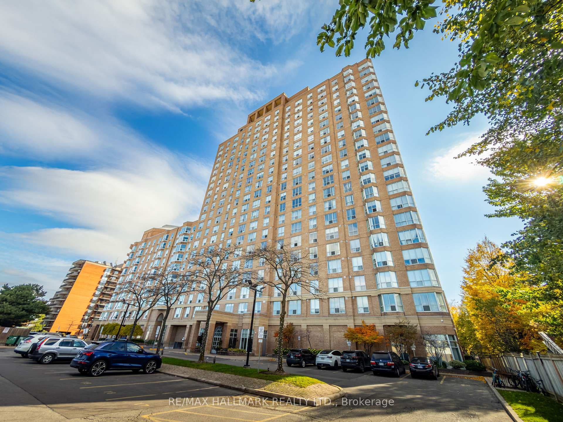 21 Overlea Boulevard Unit 1801, Flemingdon Park / Don Mills