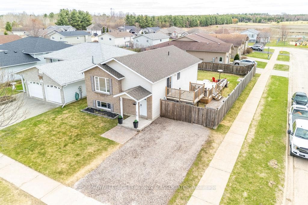 416 Sweezey Court, Pembroke