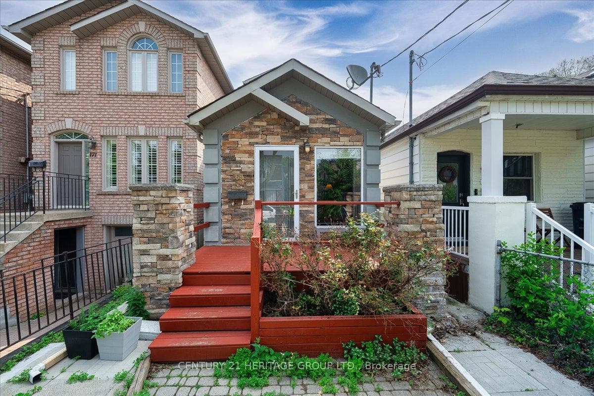 169 King Edward Avenue, Danforth / East York, ON M4C 5J7 - Photo 1