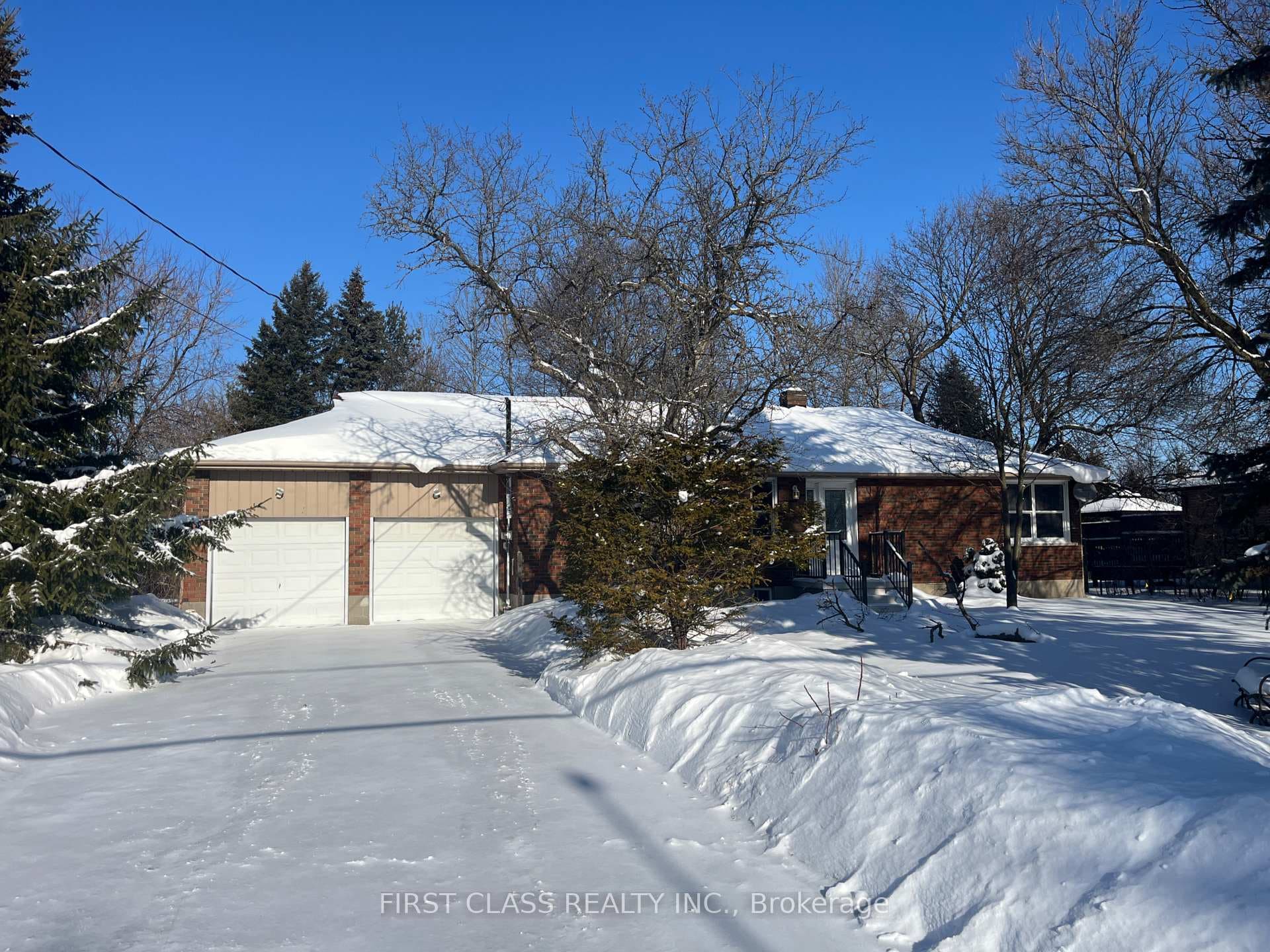 66 North Lake Road, Richmond Hill, ON L4E 3A2 - Photo 1
