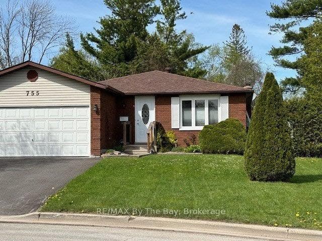 755 Algonquin Drive, Midland