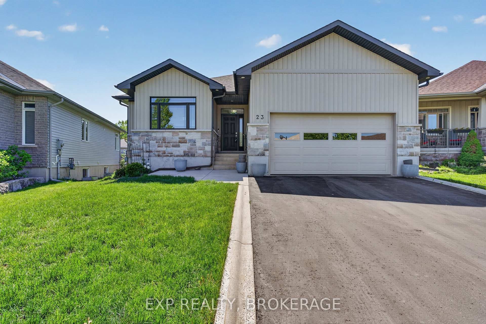 23 ADMIRAL'S Court, Loyalist, ON K0H 1G0 - Photo 1