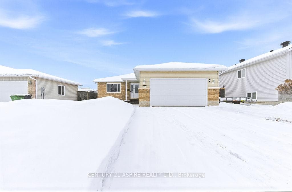 2036 Sandstone Crescent, Petawawa