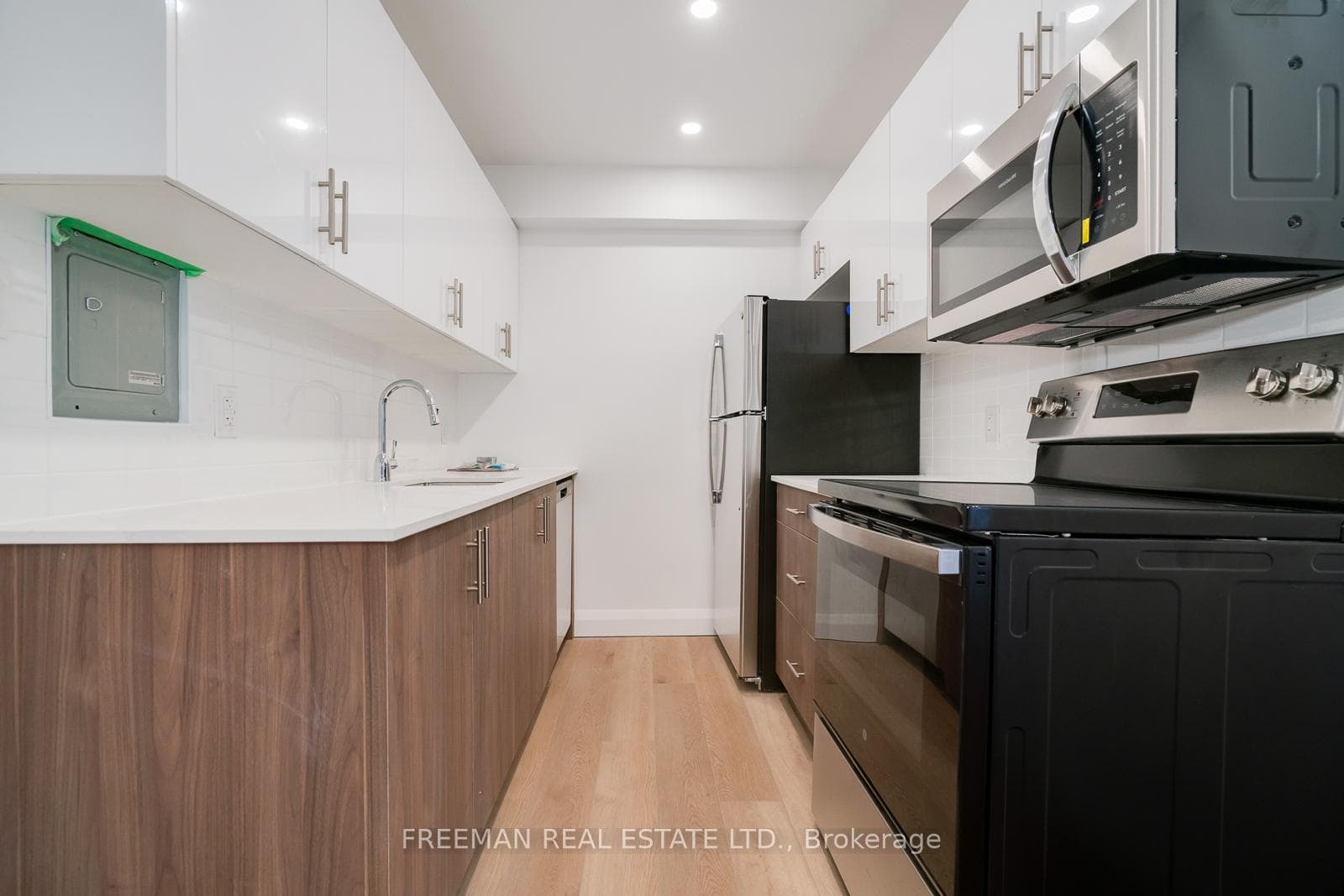2707 Yonge Street Unit 201, Toronto C04