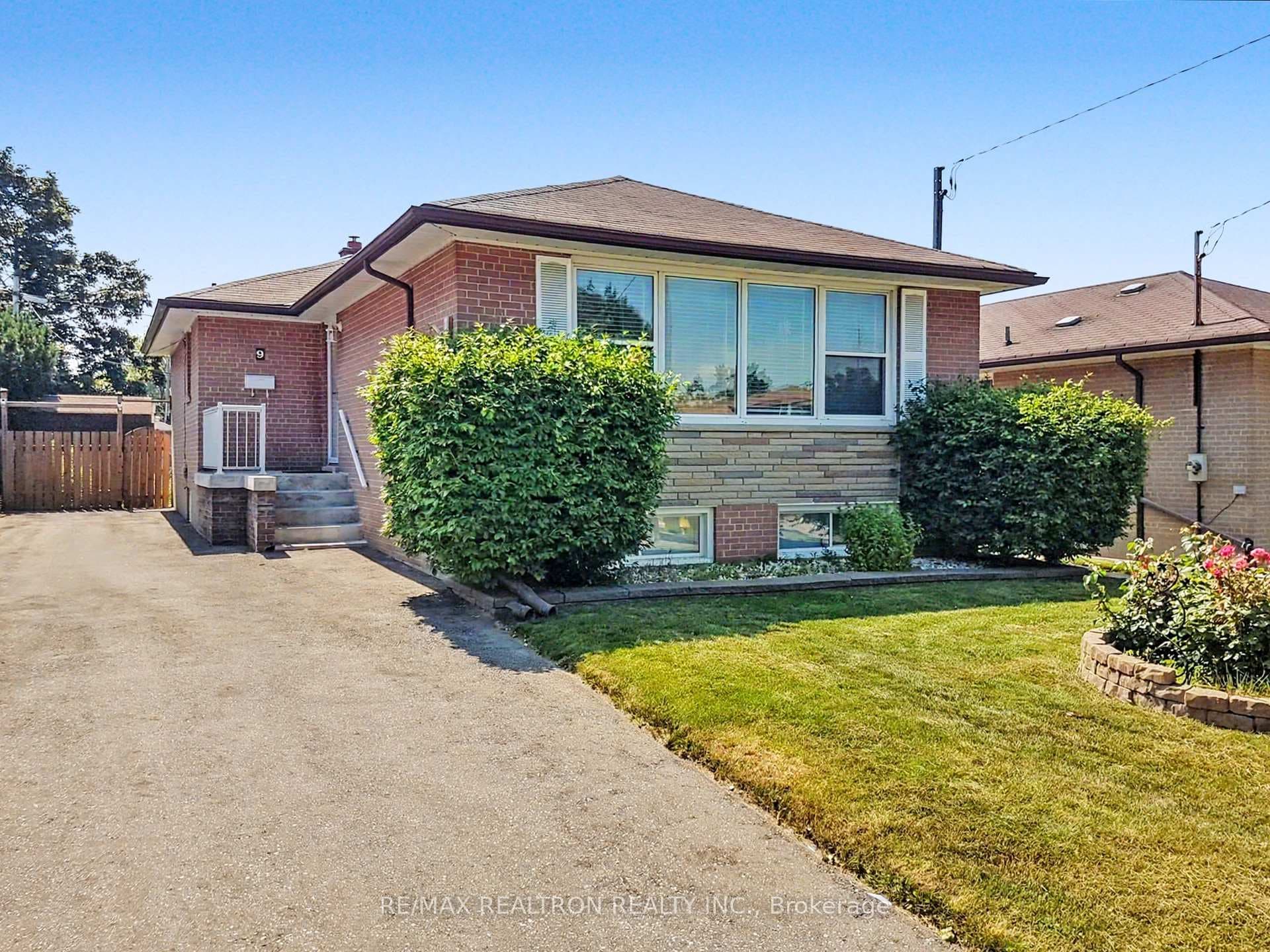 9 Stanwell Drive, Scarborough (West Hill / Highland Creek)