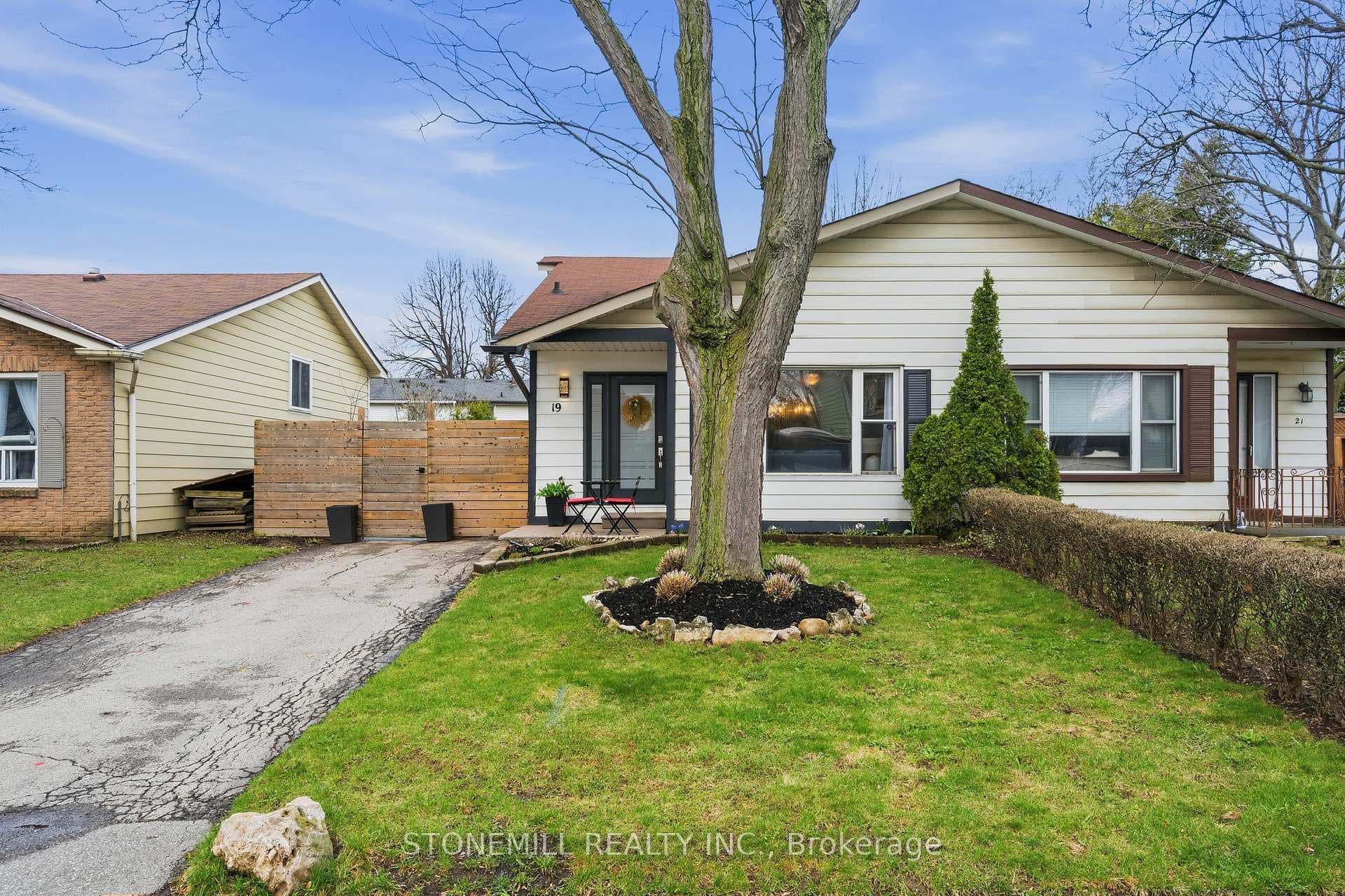 19 Golden Orchard Drive, Hamilton