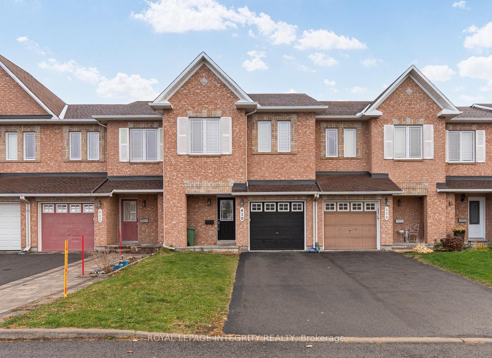 410 GOLDENBROOK Way, Orleans - Cumberland and Area, ON K4A 0J7 - Photo 1