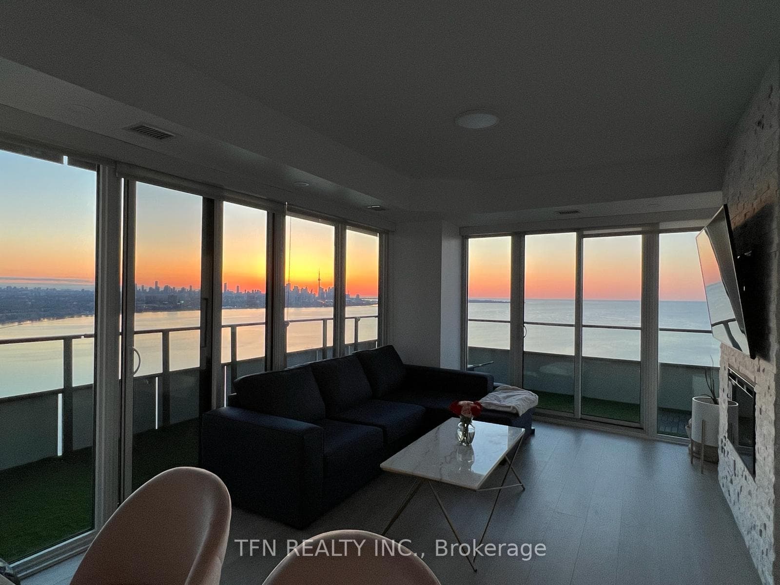 20 Shore Breeze Drive Unit 3107, Liberty Village / Parkdale / South Parkdale, ON M8V 0C7 - Photo 1
