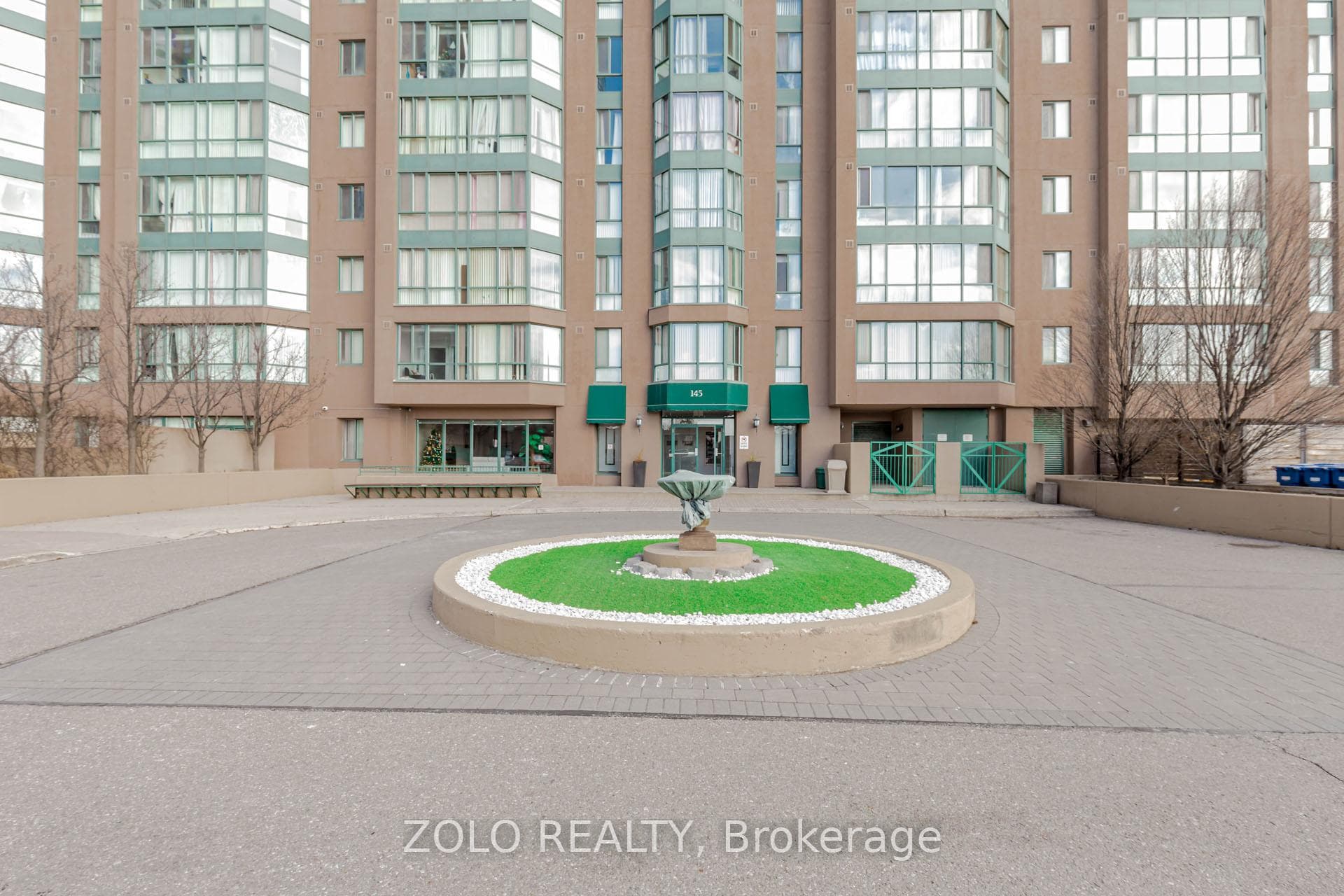 145 Hillcrest Avenue Unit 111, Mississauga, ON L5B 3Z1 - Photo 1