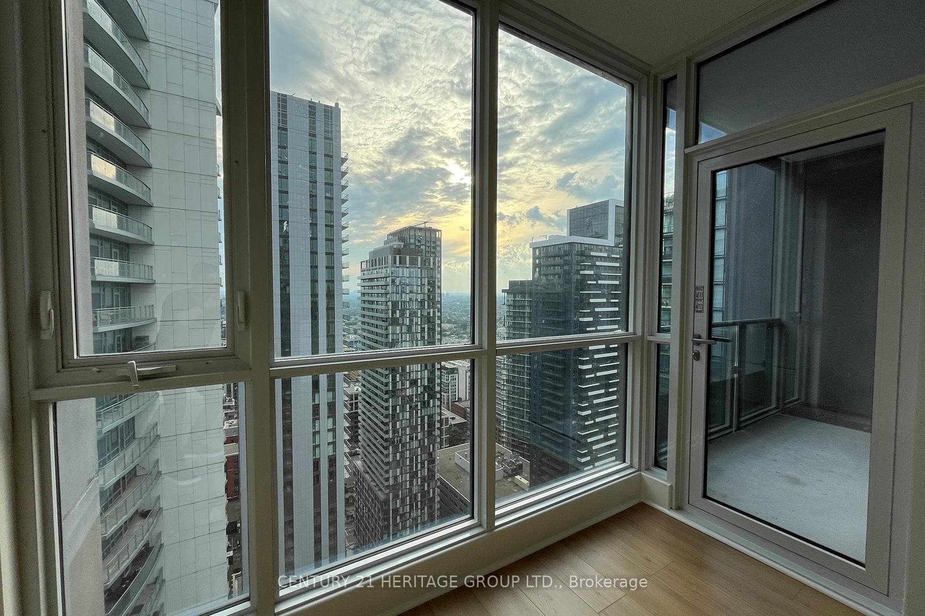 295 Adelaide Street Unit 4111, Toronto C01