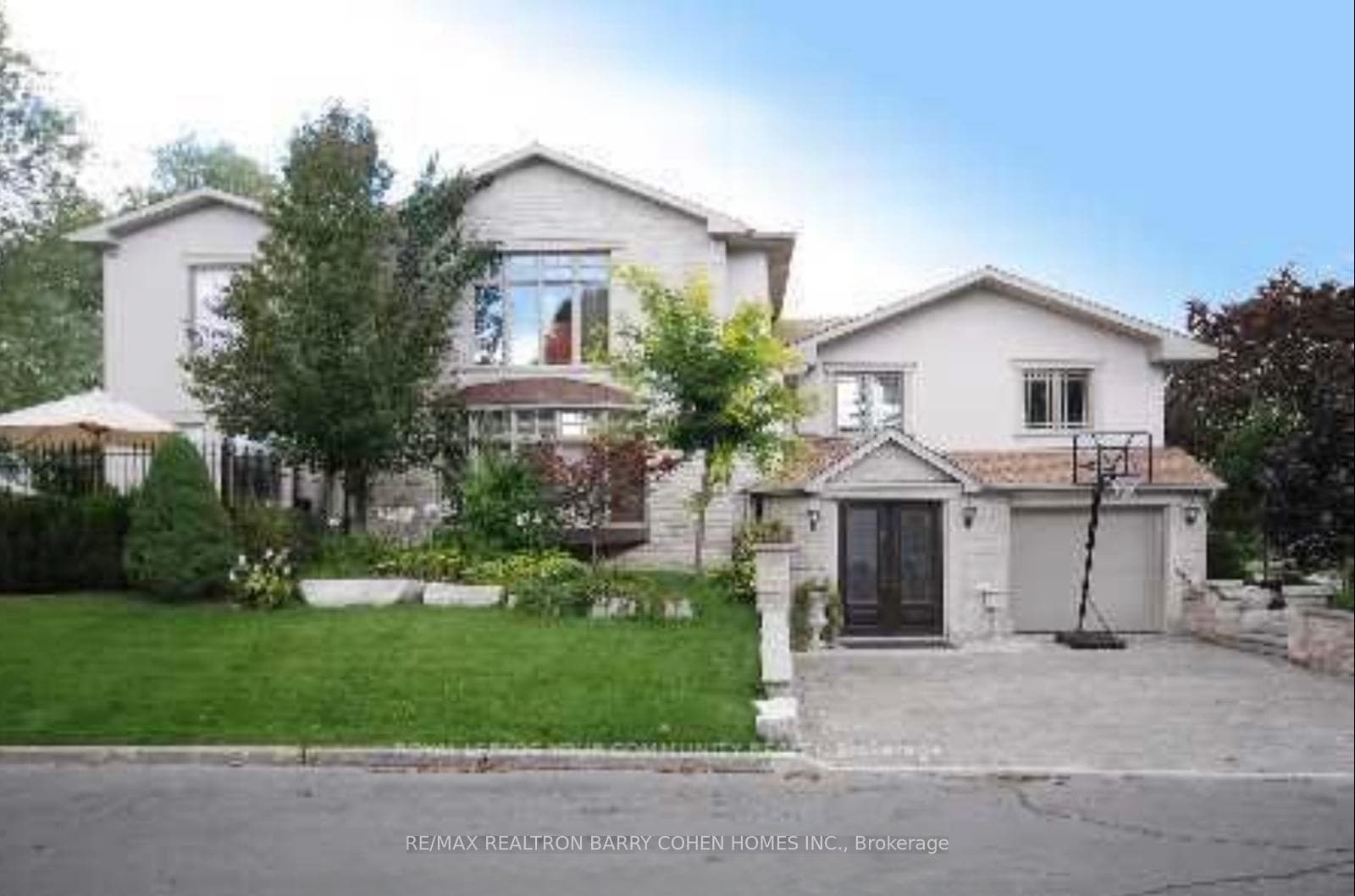 250 Betty Ann Drive, Thornhill / Willowdale, ON M2R 1A7 - Photo 1