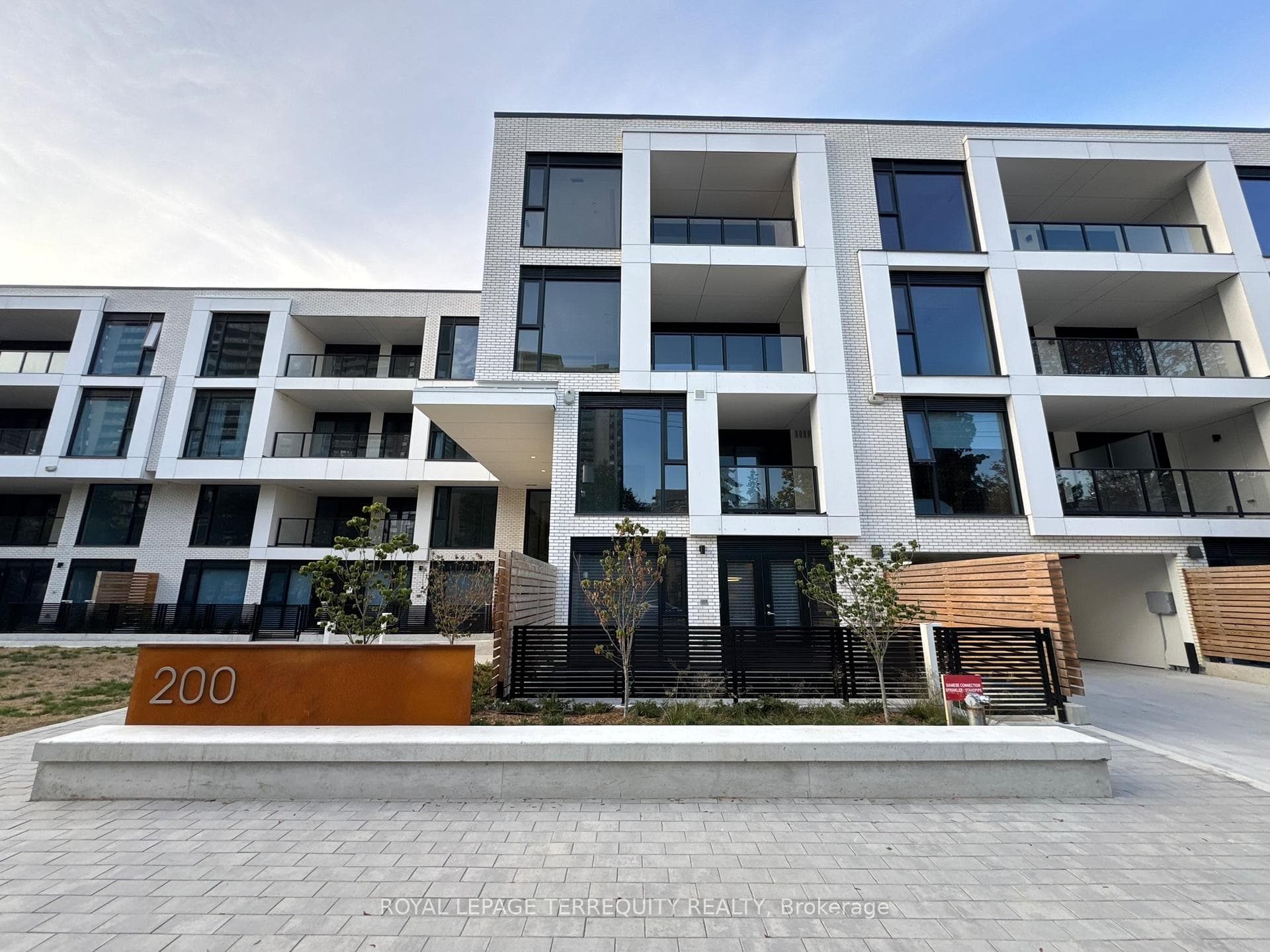 200 Keewatin Avenue Unit 103, Leaside / Davisville, ON M4P 0G4 - Photo 1
