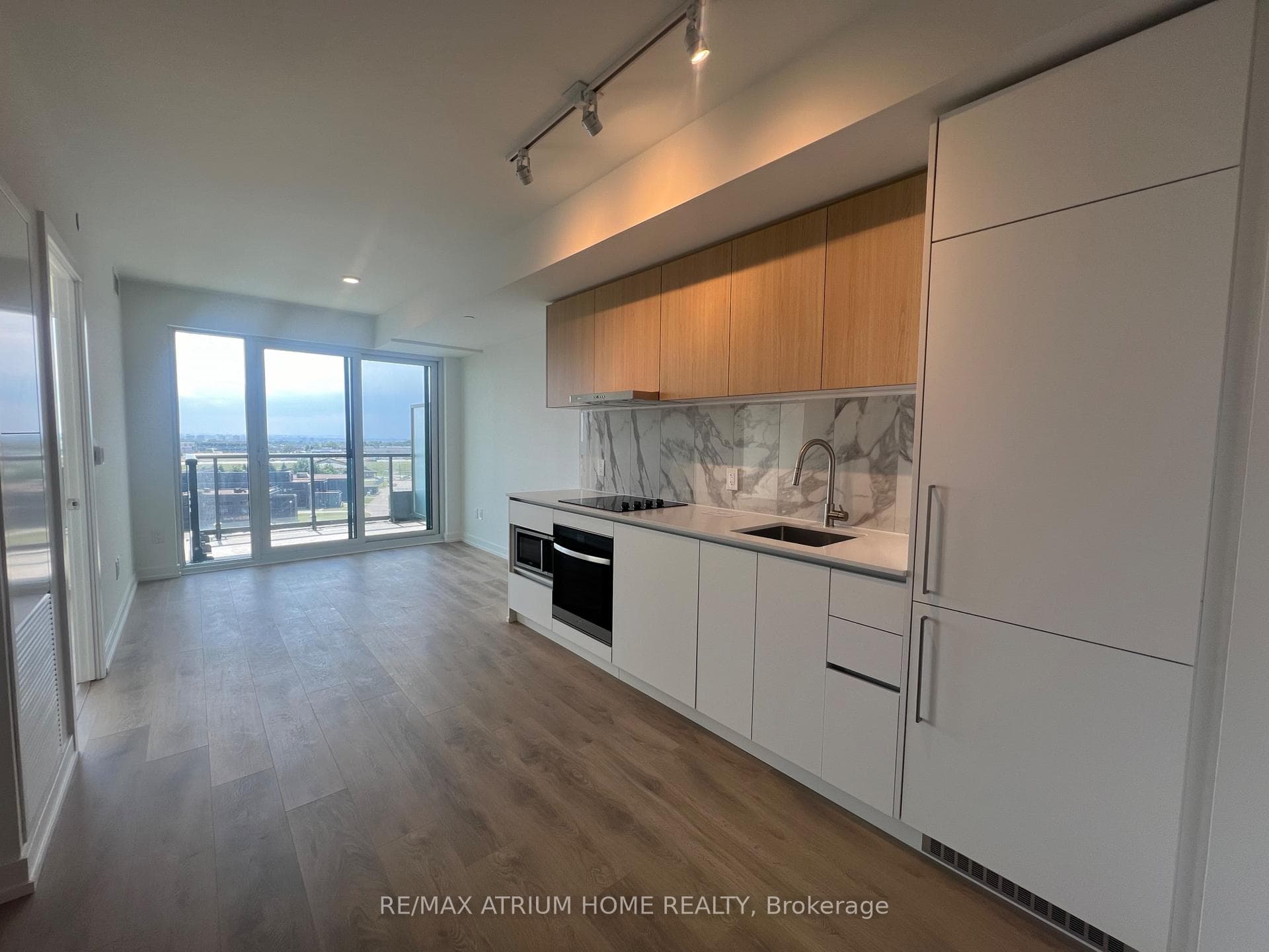 1100 Sheppard Avenue Unit 1018, Toronto W05