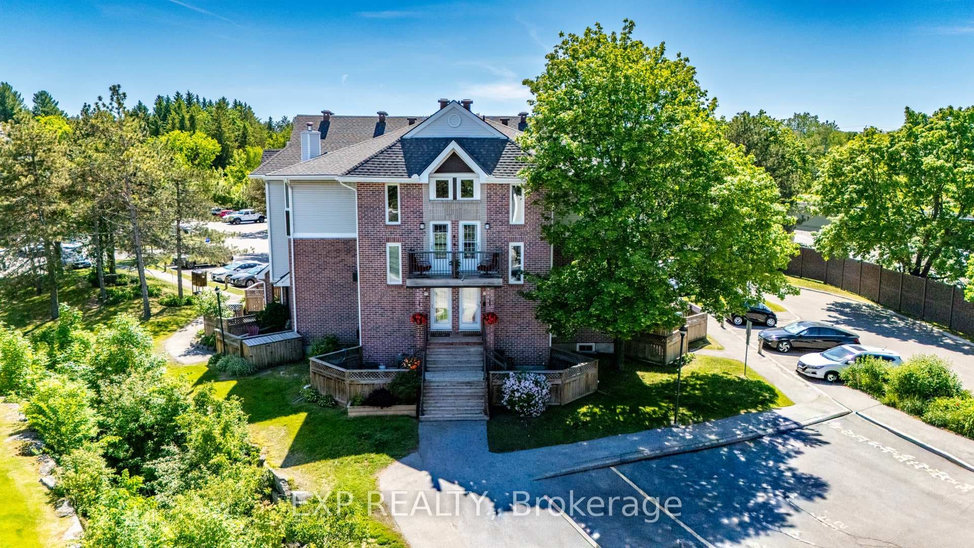2 Stonebank Crescent Unit 7, Bells Corners and South to Fallowfield, ON K2H 9M1 - Photo 1