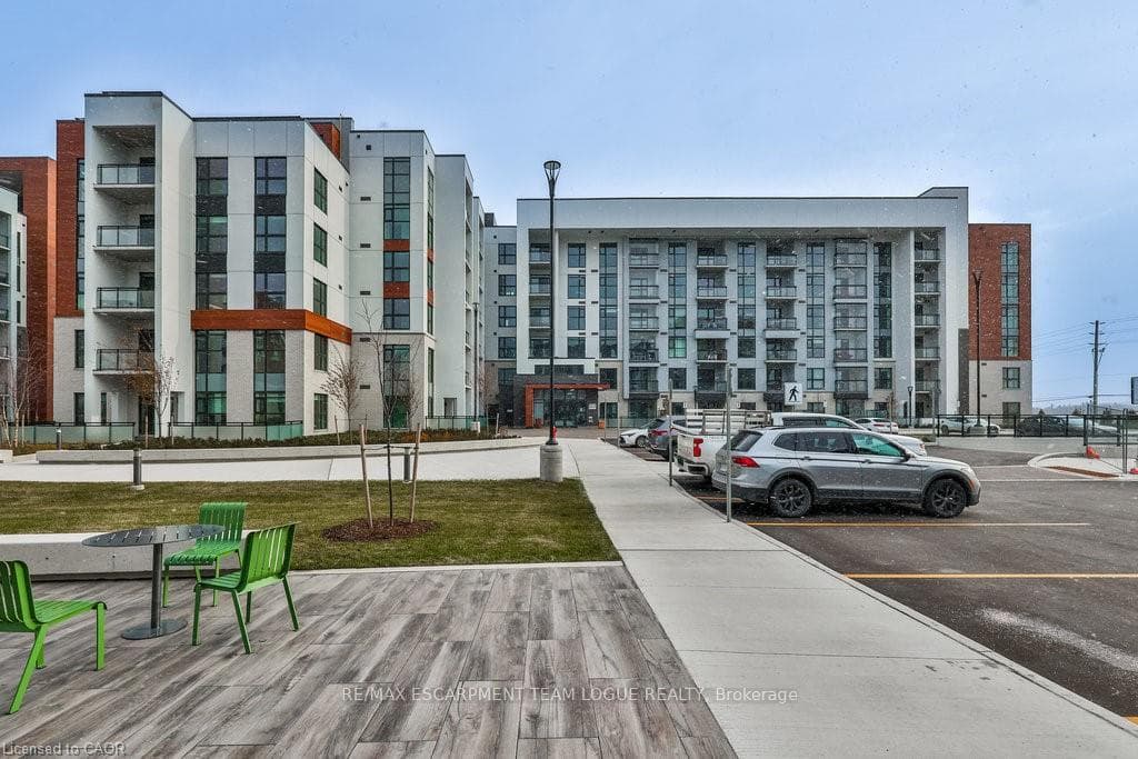 480 Gordon Krantz Avenue Unit 201, Milton