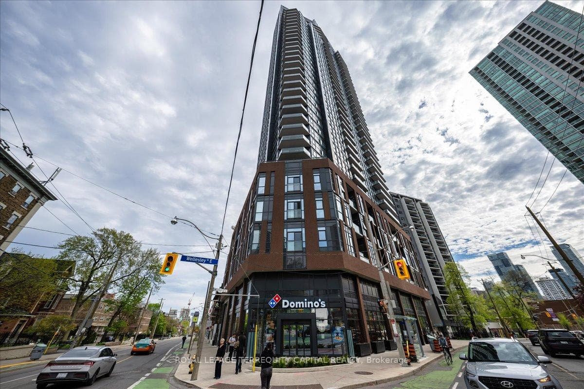 159 Wellesley Street Unit 3002, Toronto C08