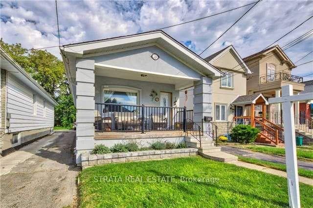 220 Holborne Avenue Unit Lower, Danforth / East York, ON M4C 2R9 - Photo 1