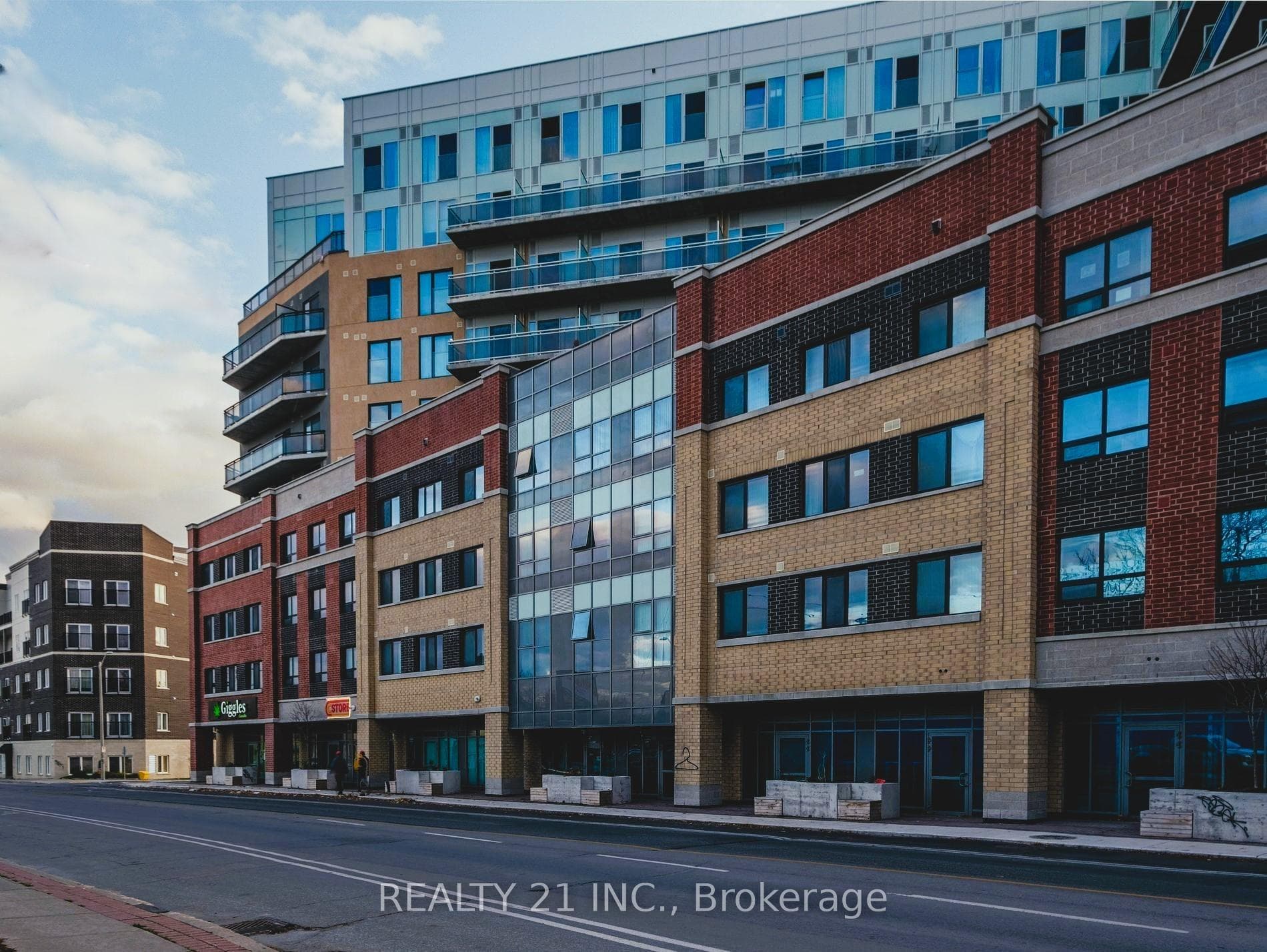 652 Princess Street Unit 319, Kingston
