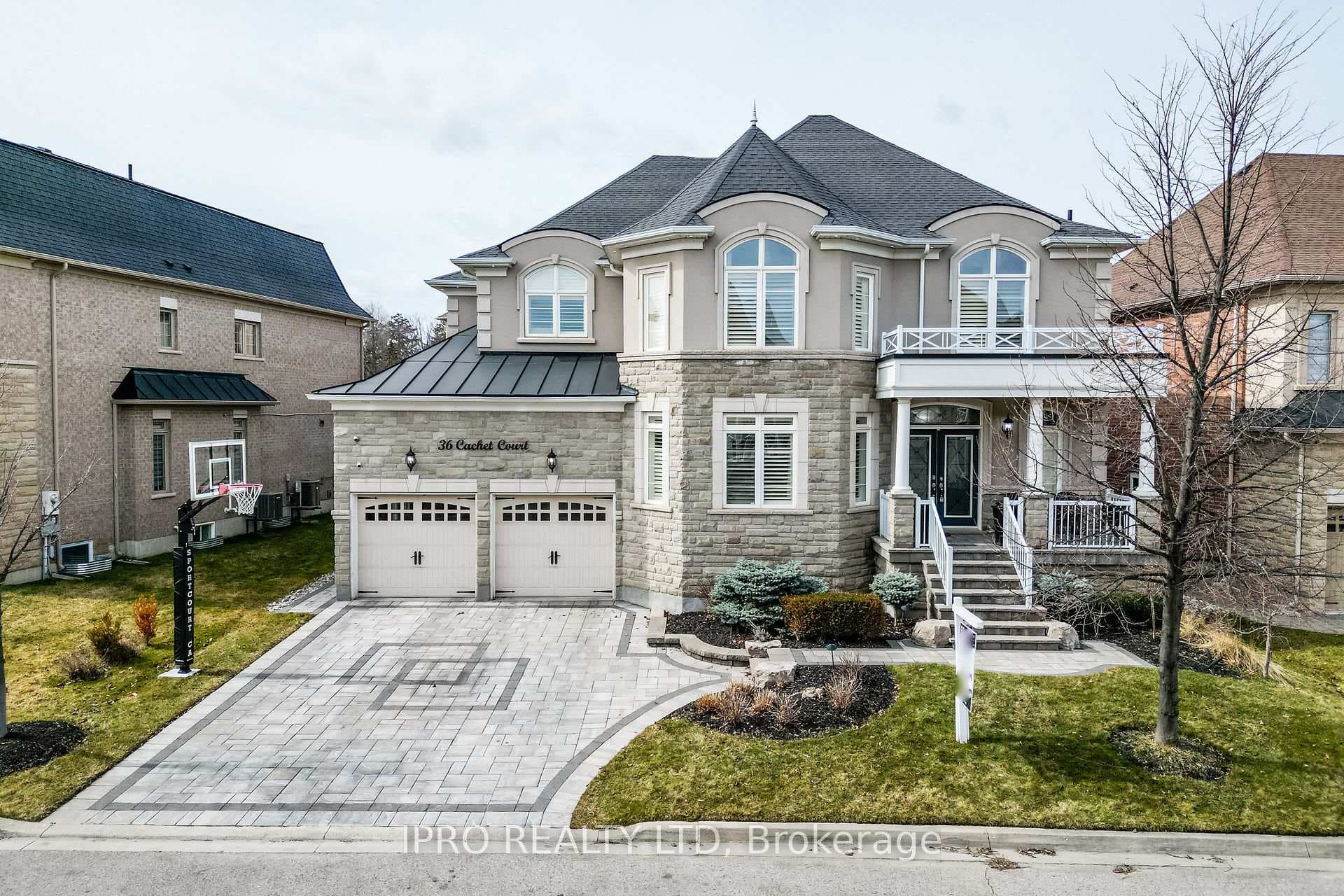 36 Cachet Court, Brampton, ON L6X 0X2 - Photo 1