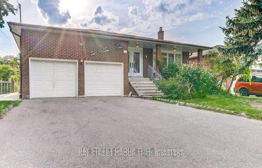 8 Kersey Crescent, Richmond Hill, ON L4C 3W3 - Photo 1