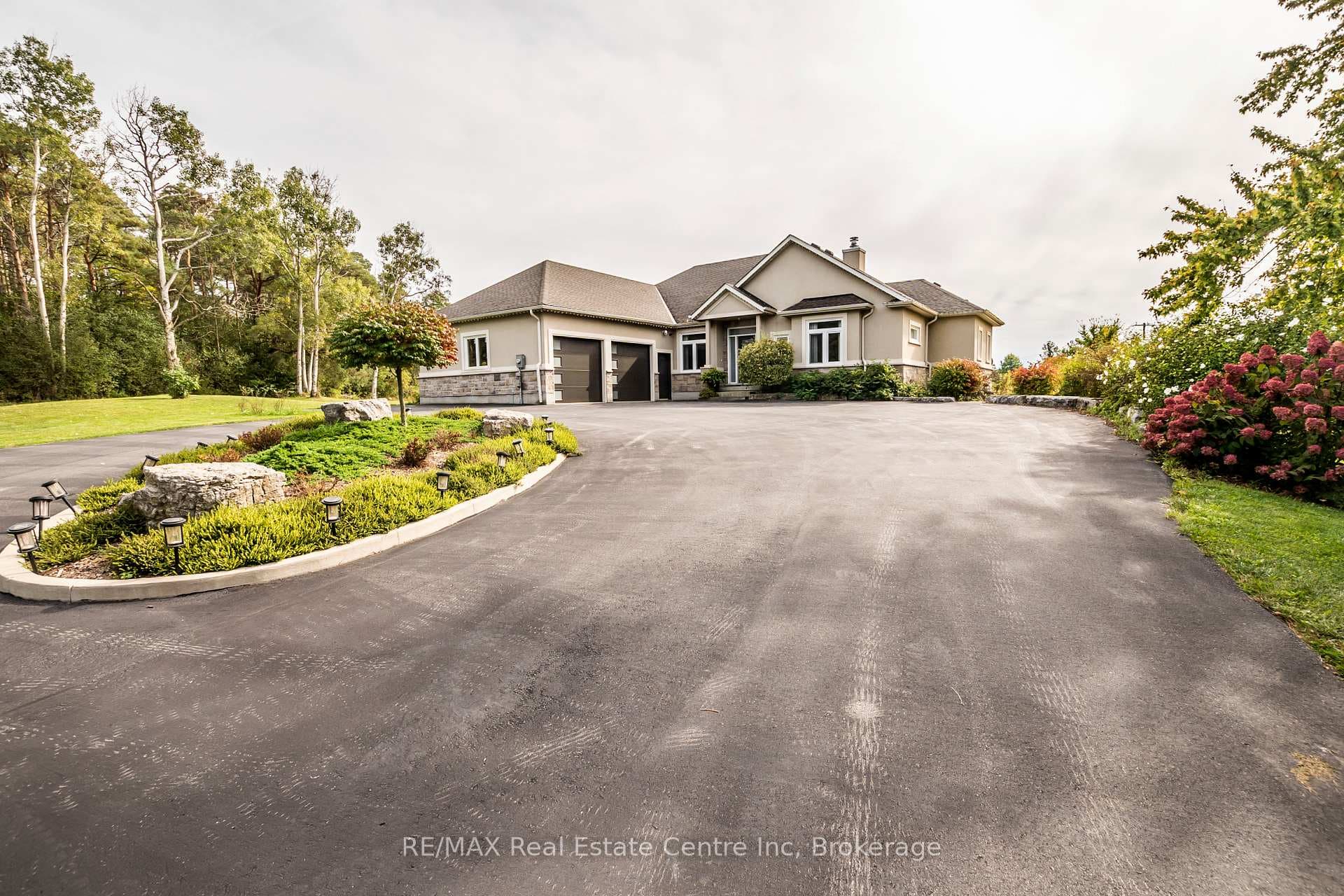 6805 WELLINGTON RD 34 Drive, Puslinch, ON N3C 2V4 - Photo 1