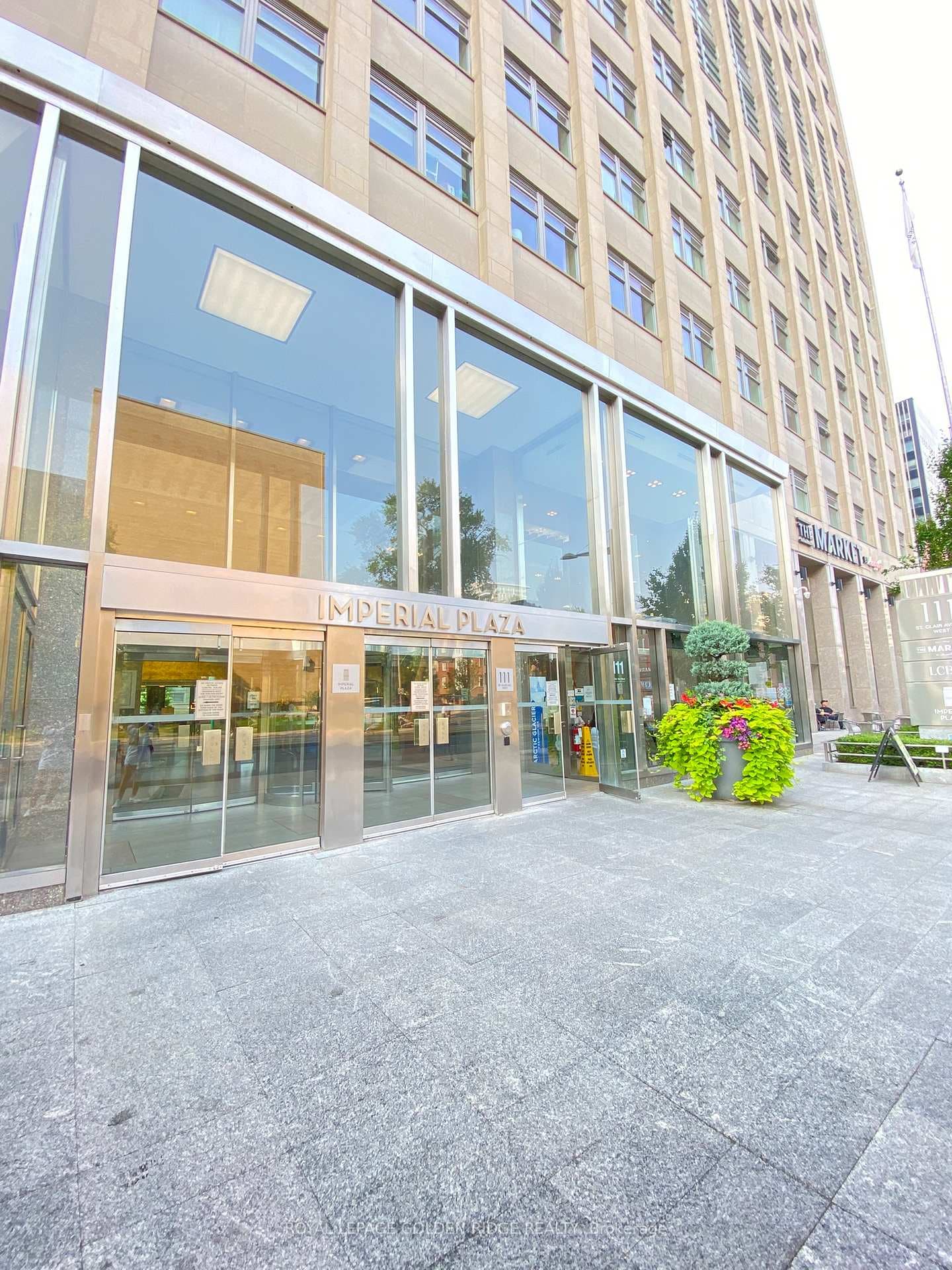 111 St Clair Avenue Unit 1503, Annex / Yorkville / Summerhill, ON M4V 1N5 - Photo 1