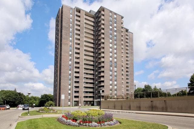 1535 Lakeshore Road Unit 1710, Mississauga, ON L5E 3E2 - Photo 1