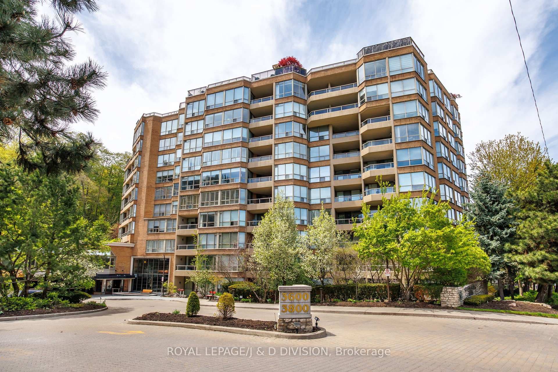 3800 Yonge Street Unit 302, Toronto C04