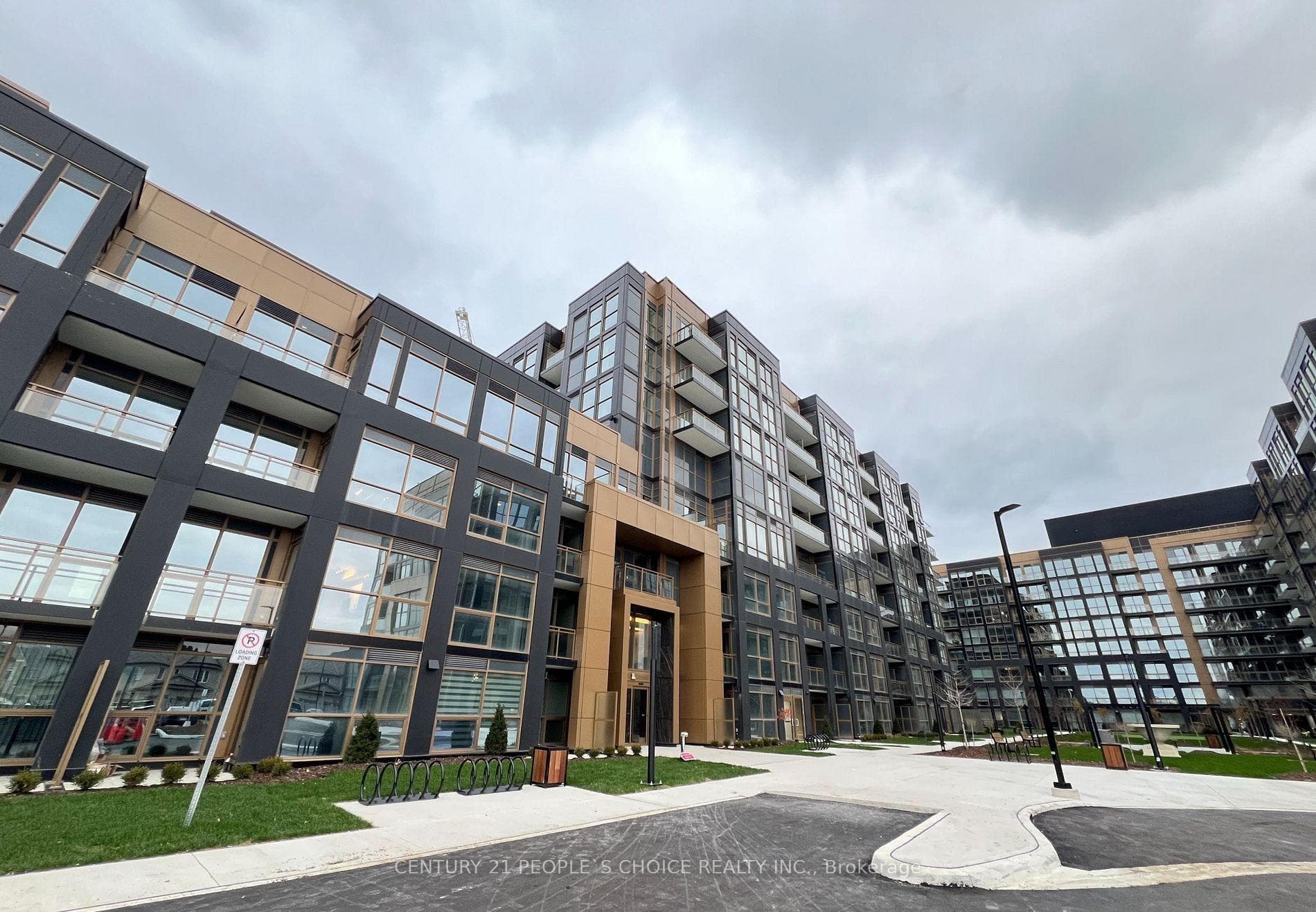 2333 Khalsa Gate Unit 218, Oakville, ON L6M 0X7 - Photo 1