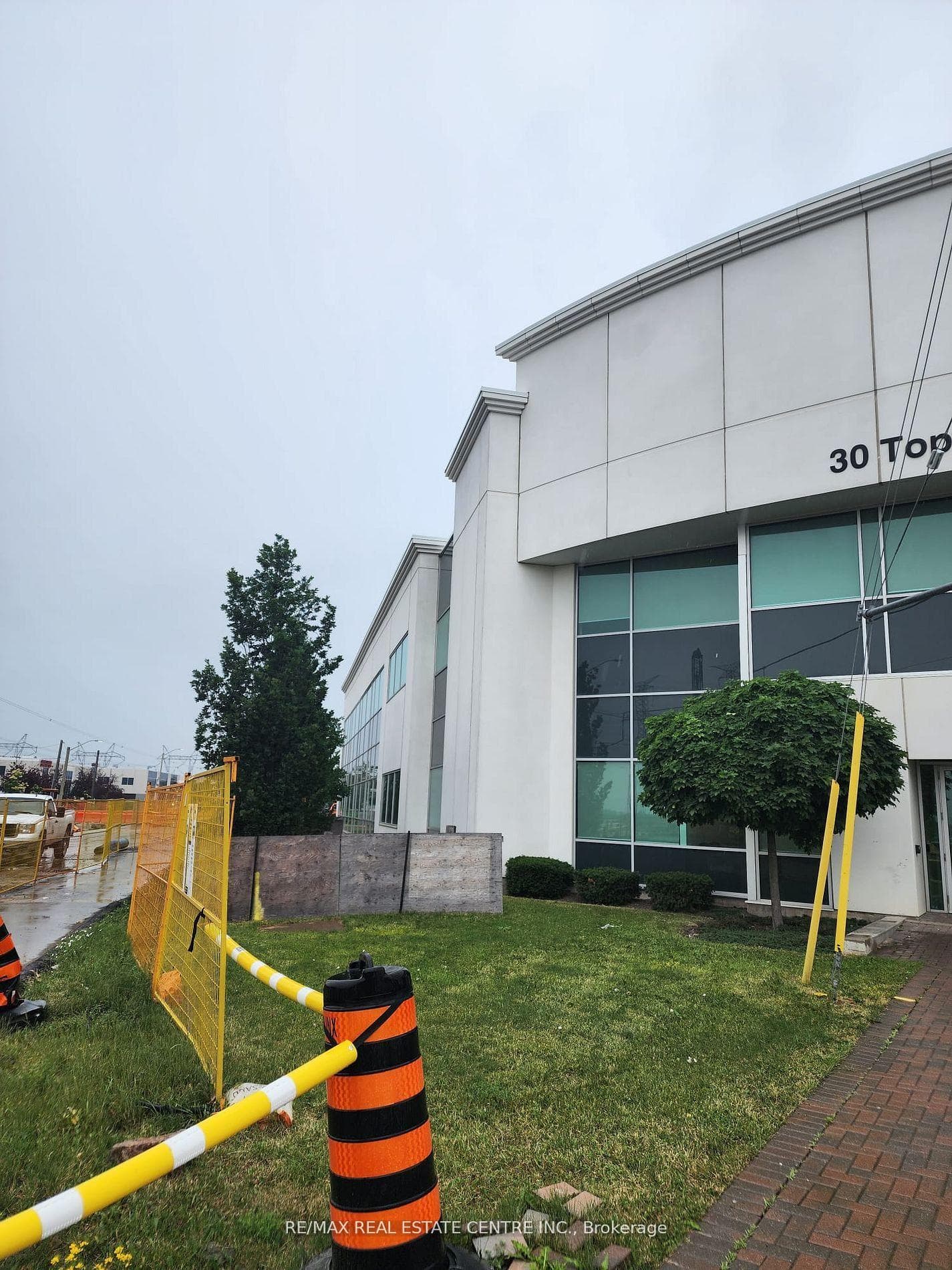 30 Topflight Drive Unit 8A, Mississauga, ON L5S 0A8 - Photo 1