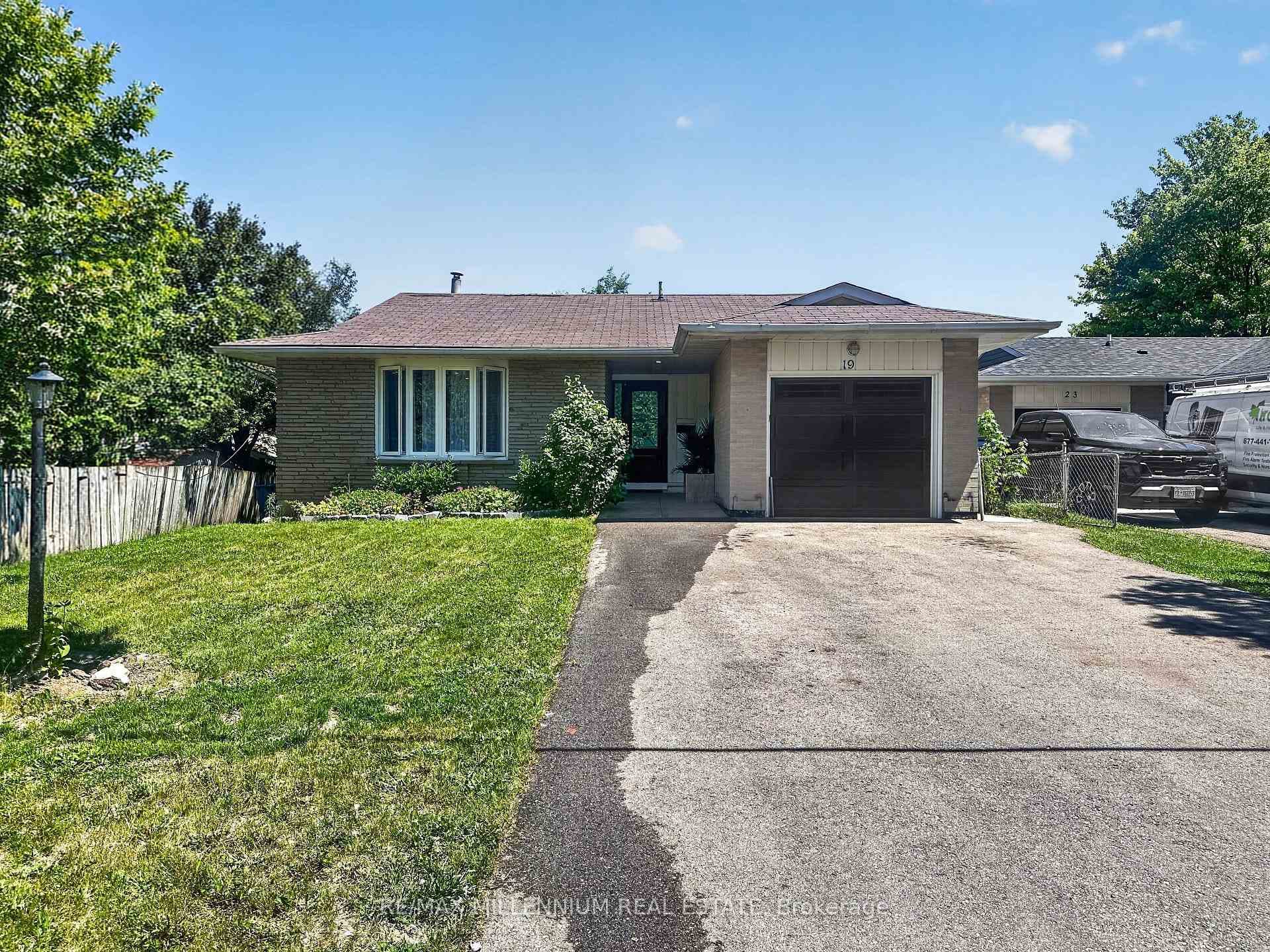 19 Cardwell Street, Orangeville, ON L9W 2V7 - Photo 1