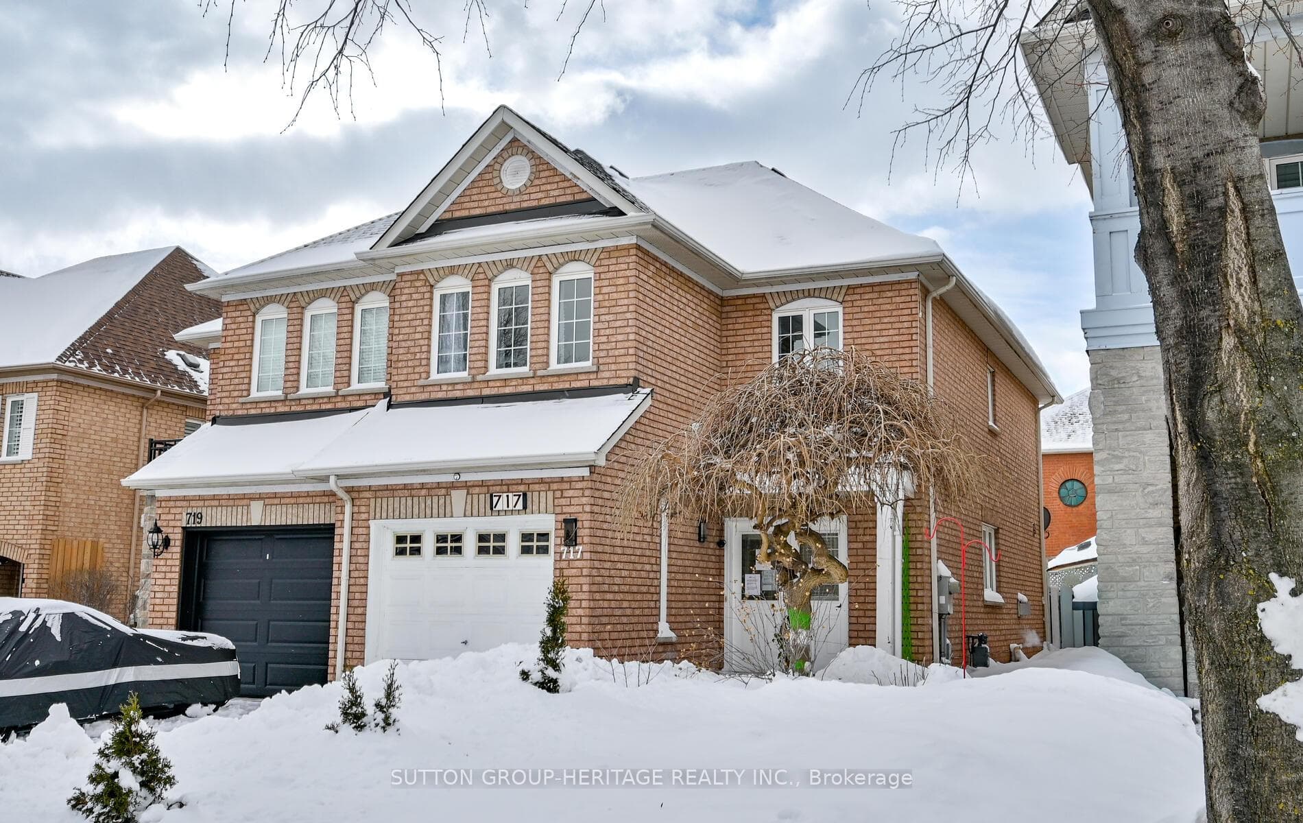 717 Dolly Bird Lane, Mississauga, ON L5W 1C7 - Photo 1