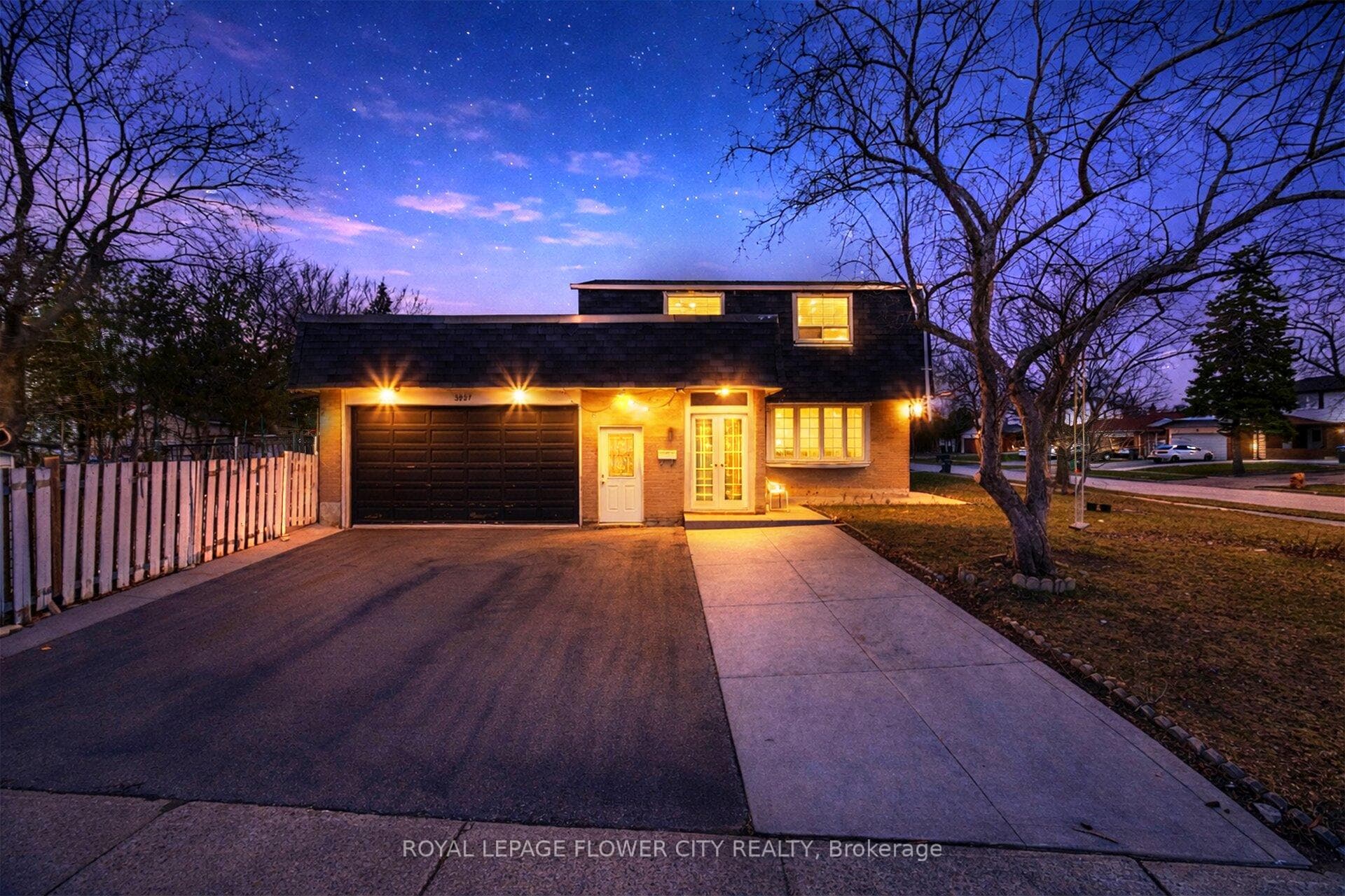 3027 Coral Drive, Mississauga, ON L4T 1Z2 - Photo 1