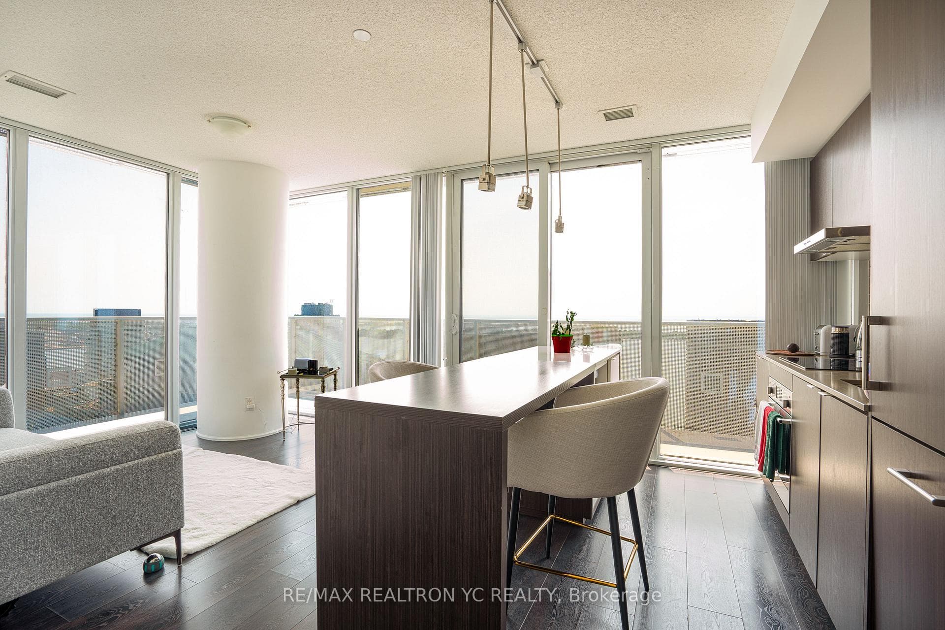 88 Harbour Street Unit 3807, Toronto C01