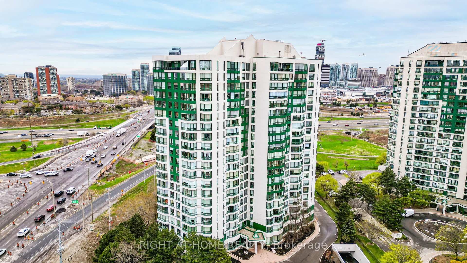 4450 Tucana Court Unit 1105, Mississauga, ON L5R 3R4 - Photo 1