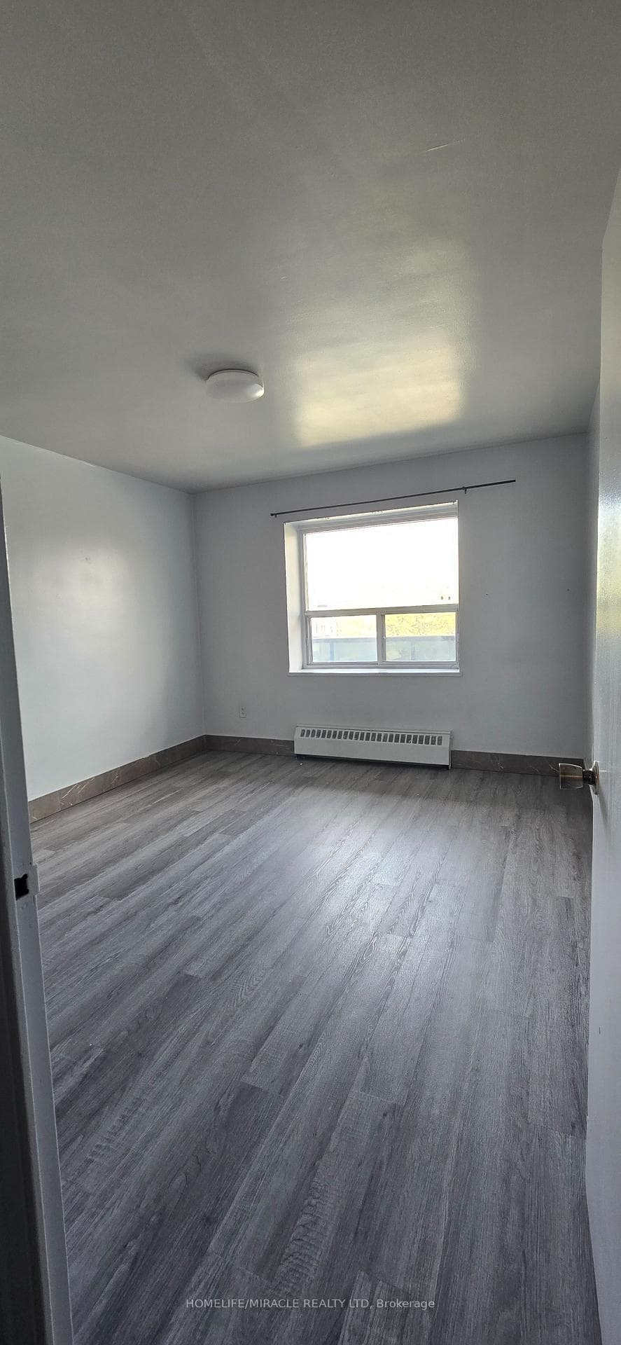 1651 Victoria Pk Avenue Unit 302, Dorset Park / Kennedy Park, ON M1R 1P9 - Photo 1