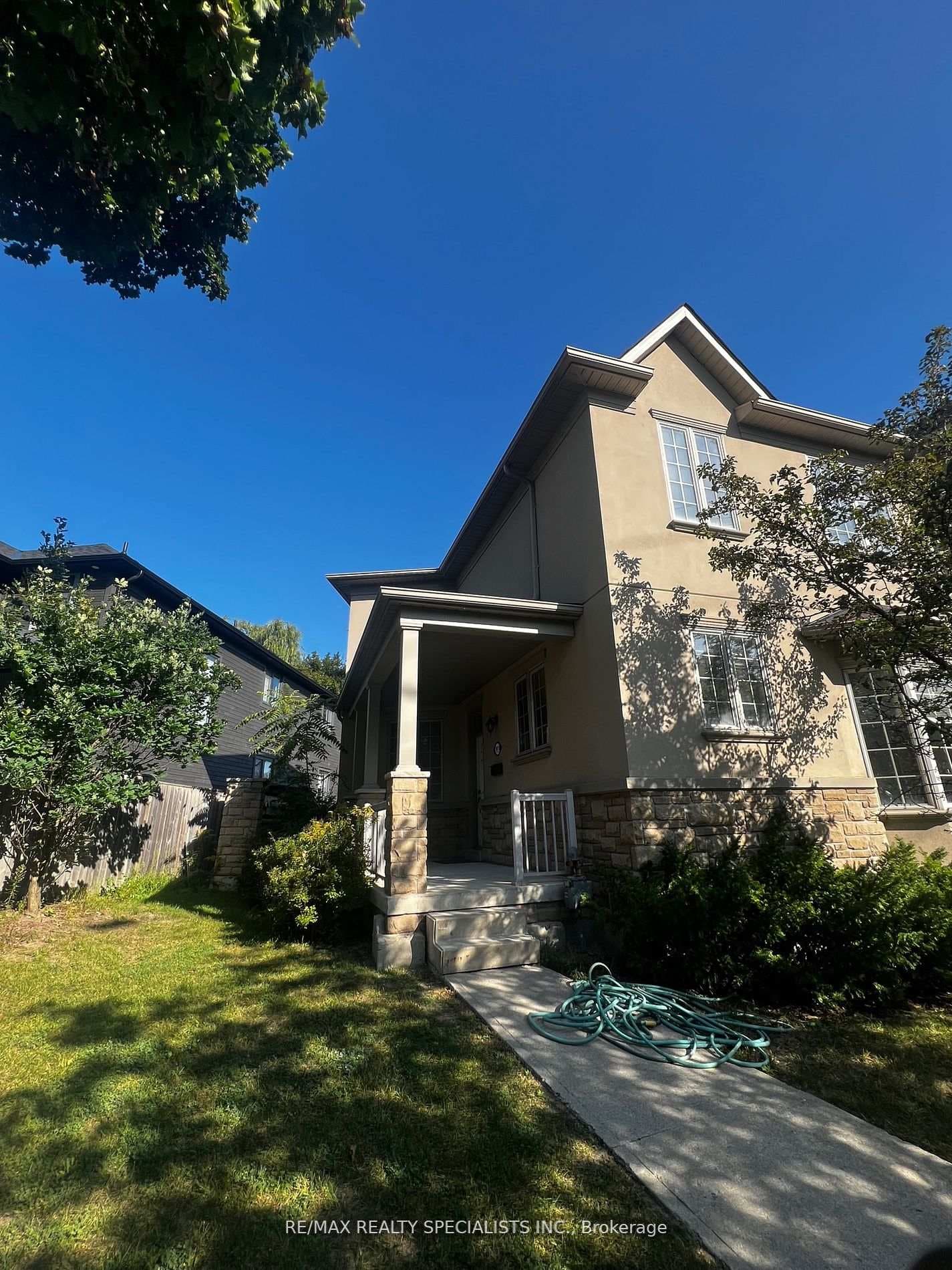 1011 Lorne Park Road Unit 1, Mississauga, ON L5H 2Z9 - Photo 1