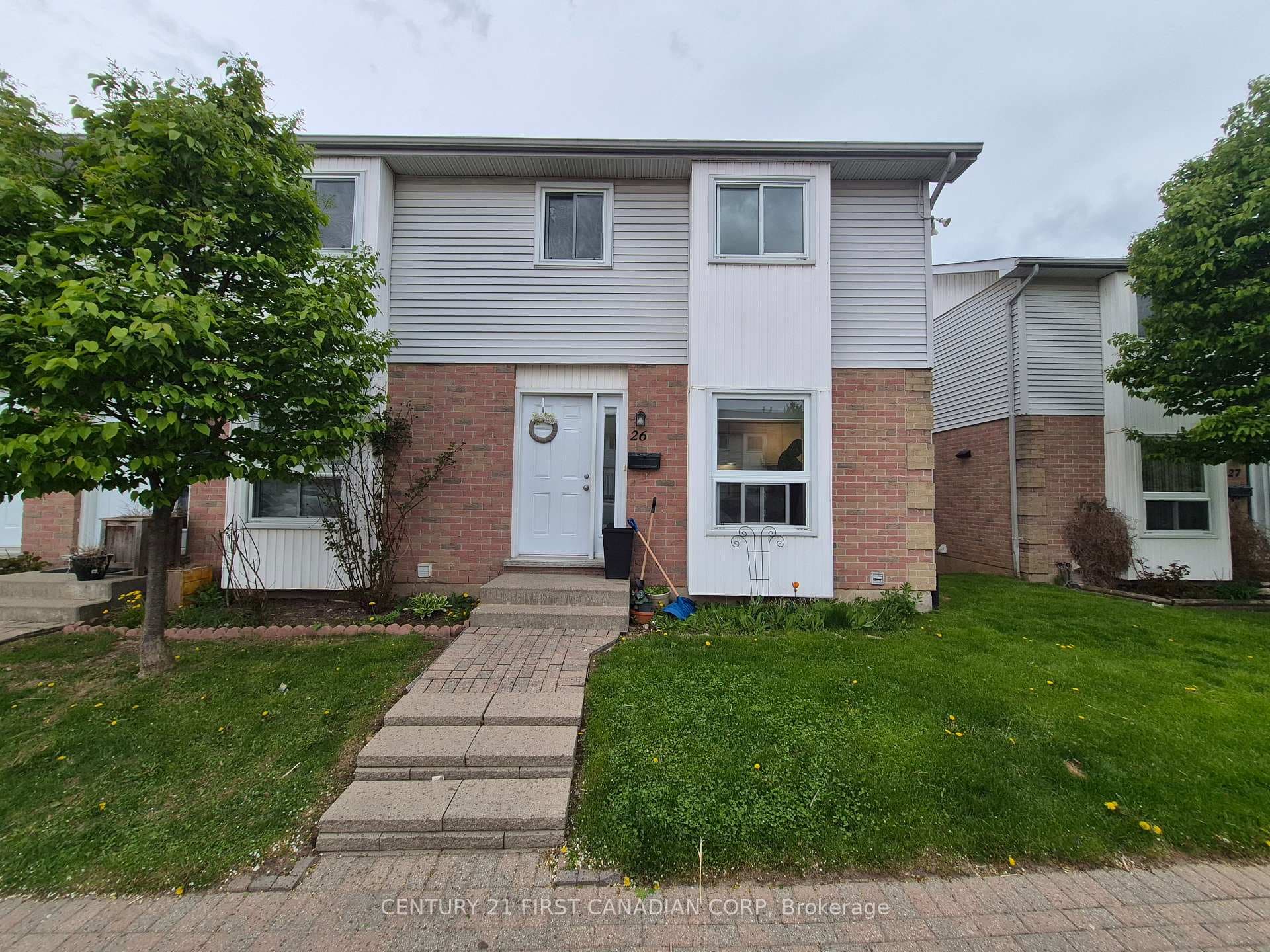 110 Deveron Crescent Unit 26, London South, ON N5Z 4W7 - Photo 1