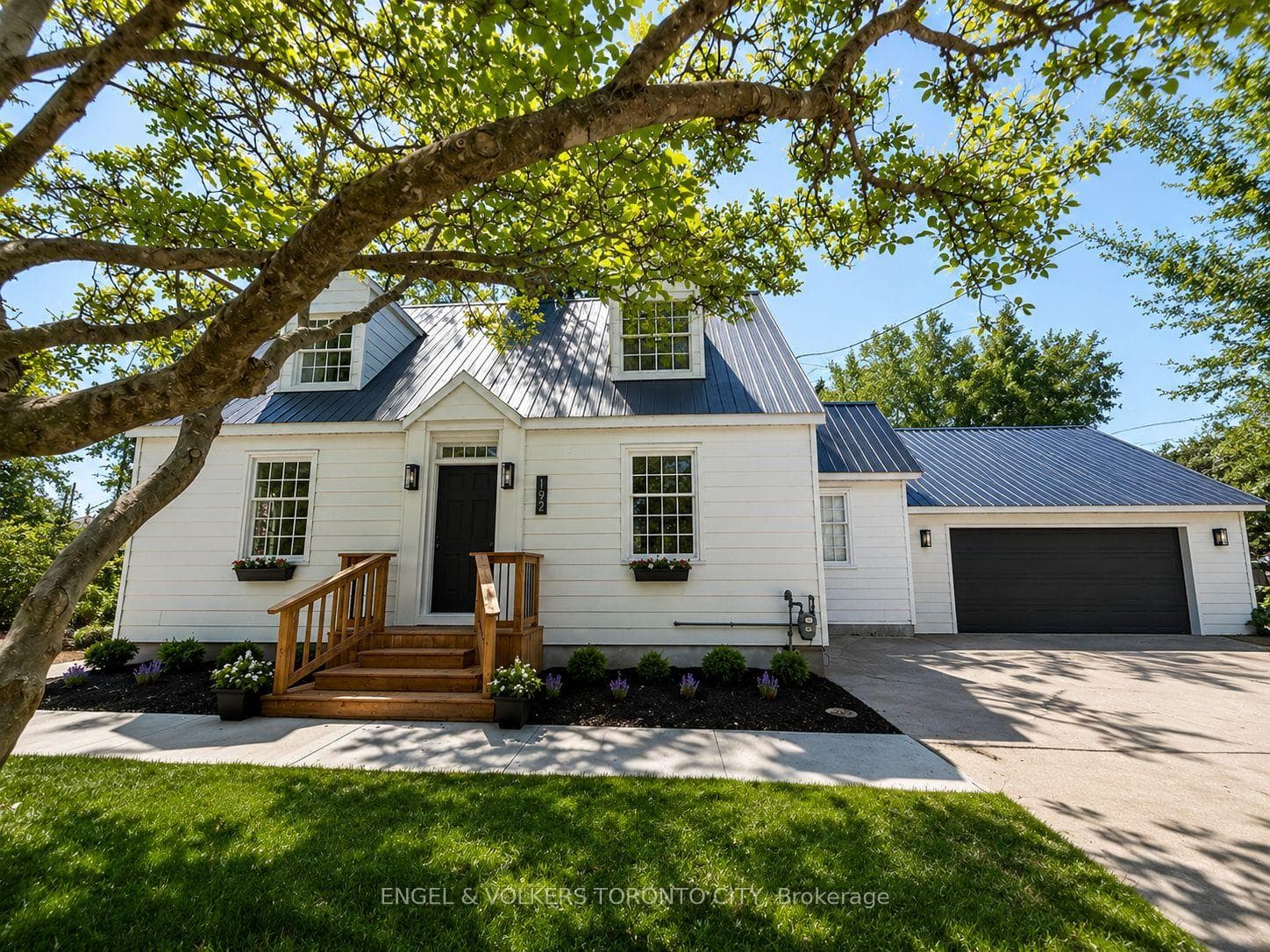 192 Library Street, Clearview