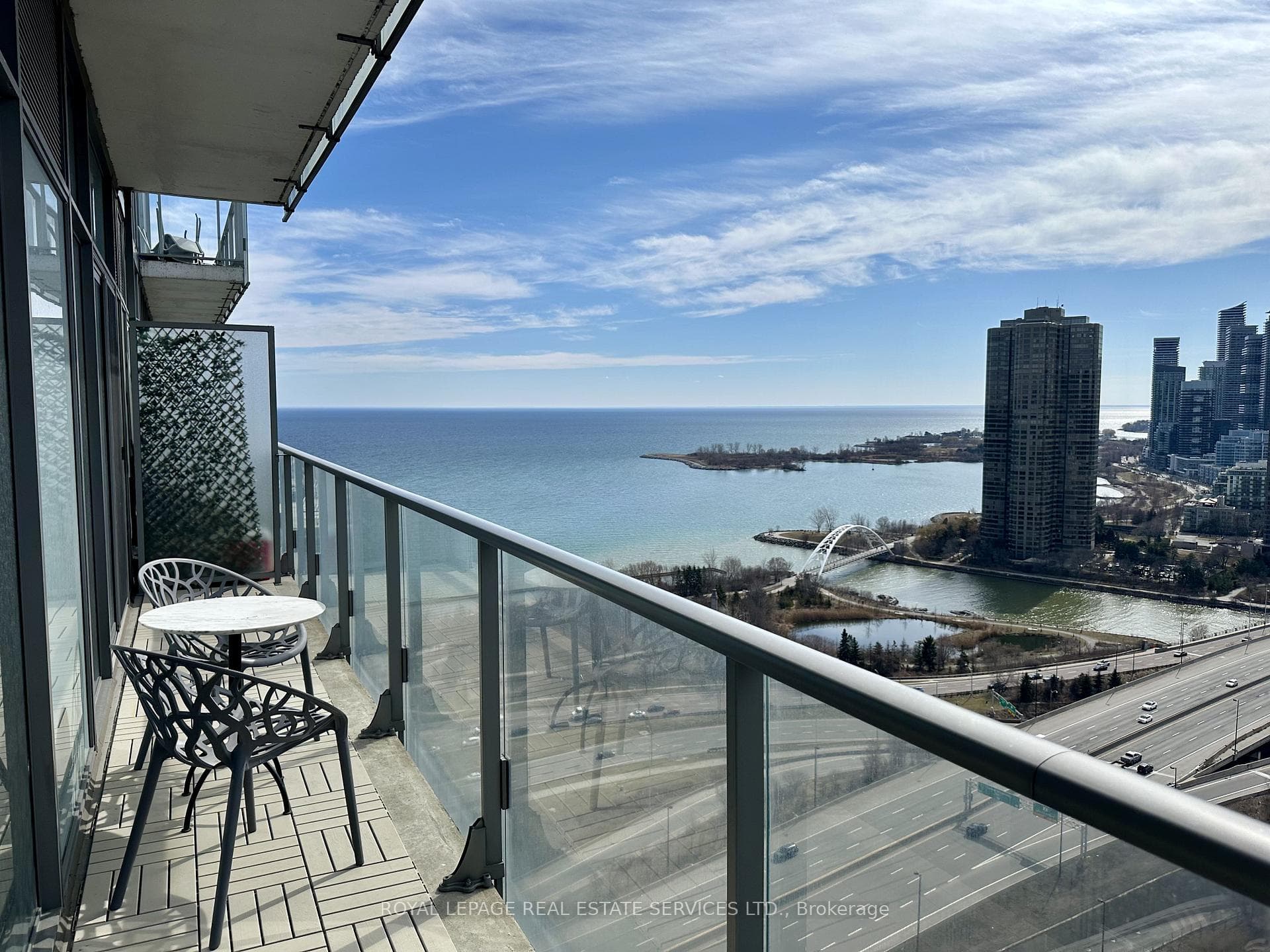103 The Queensway N/A Unit 2806, High Park / Junction / Roncesvalles, ON M6S 5B3 - Photo 1