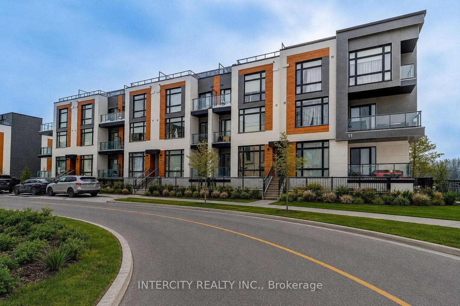 11 David Eyer Road Unit 1504, Richmond Hill, ON L4S 0N3 - Photo 1