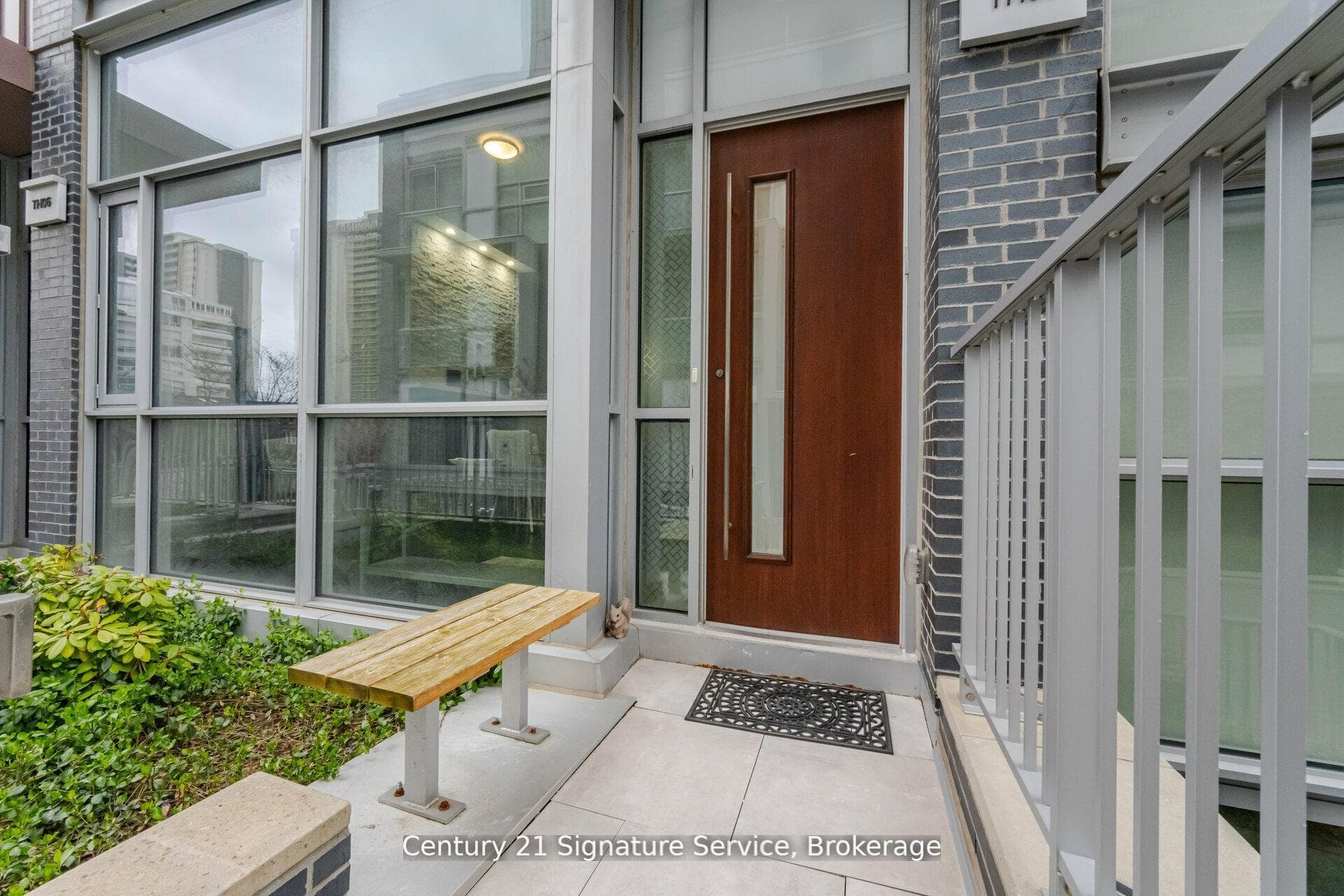 101 Erskine Avenue Unit TH05, Leaside / Davisville, ON M4P 0C5 - Photo 1