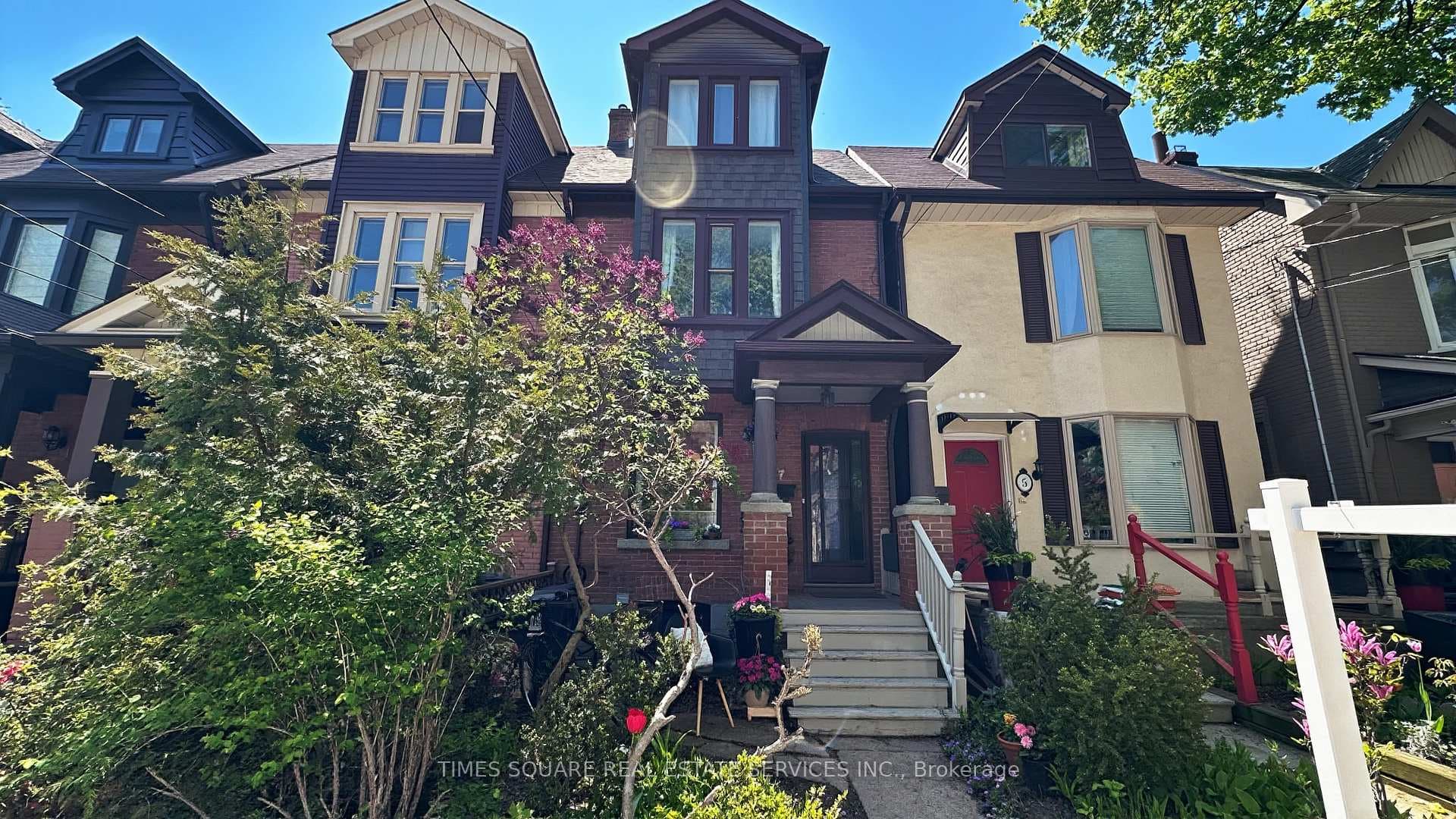 7 Badgerow Avenue, Riverdale / Leslieville, ON M4M 1T9 - Photo 1
