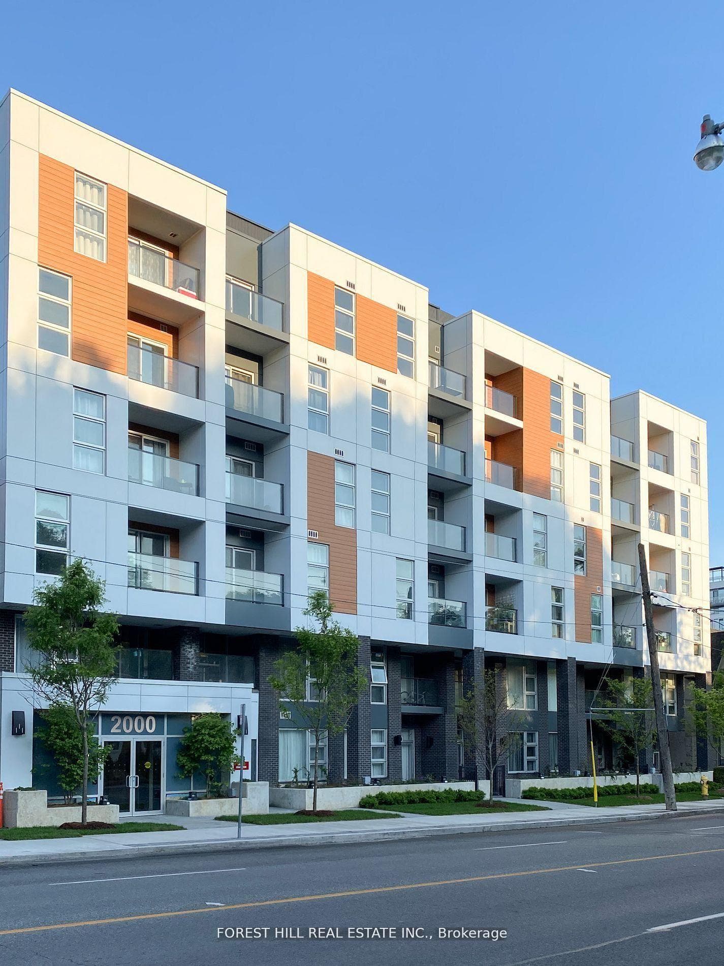 2000 Bathurst Street Unit 410, Forest Hill / Deer Park, ON M5P 0A7 - Photo 1